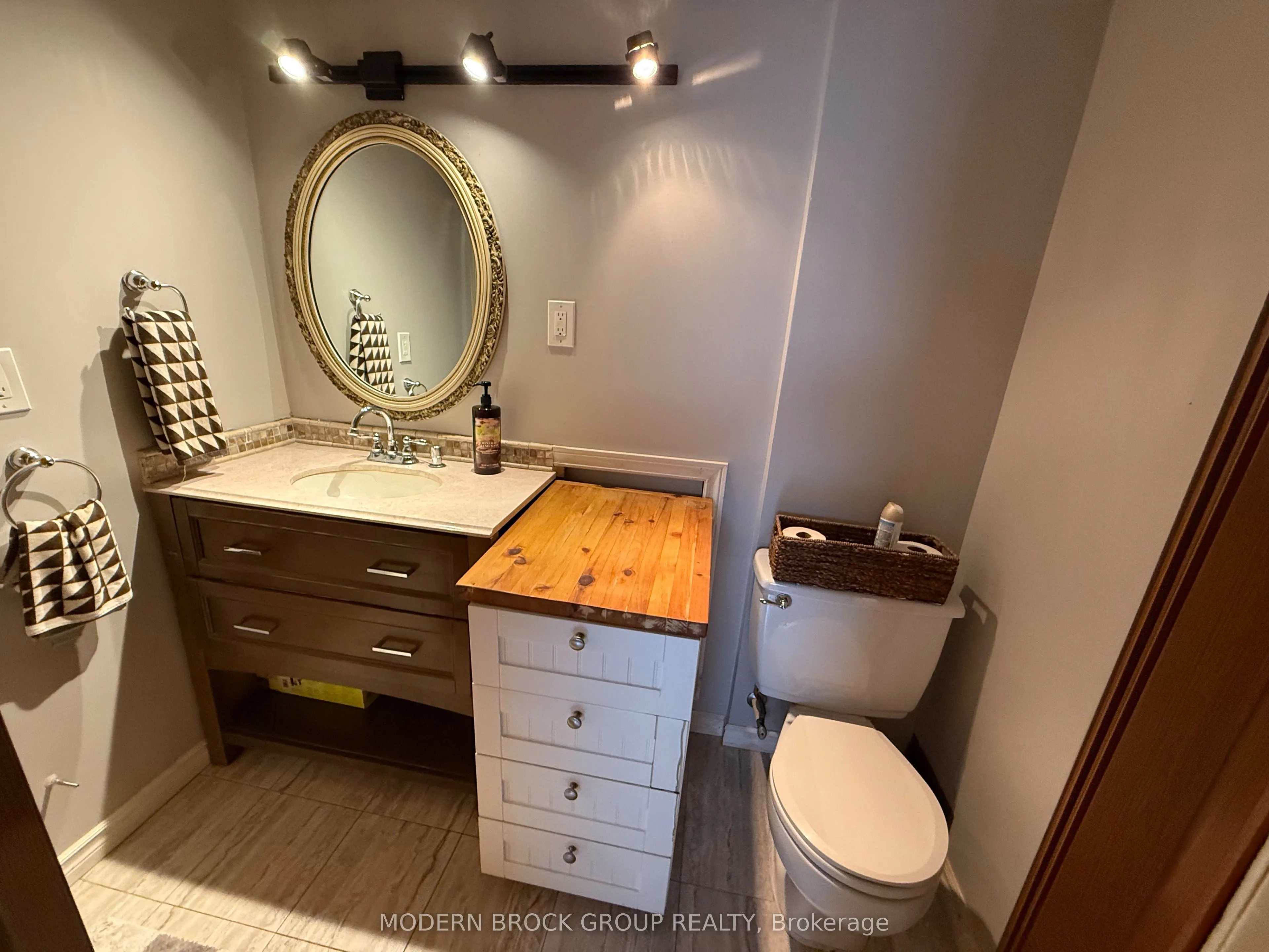 1350 Linden Crescent