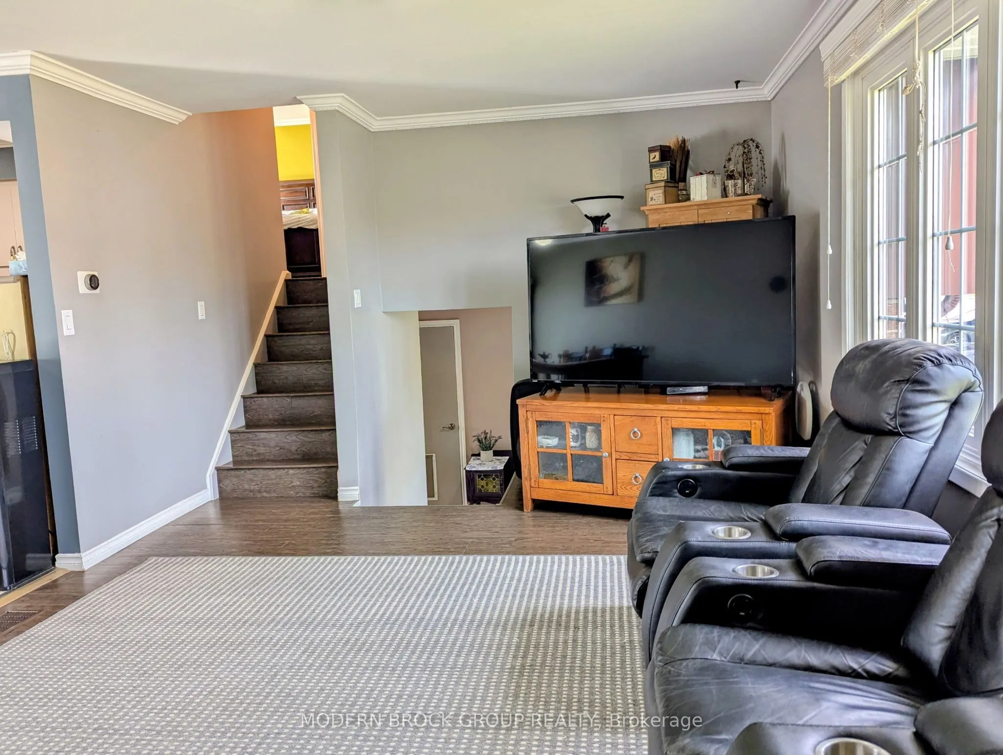 1350 Linden Crescent