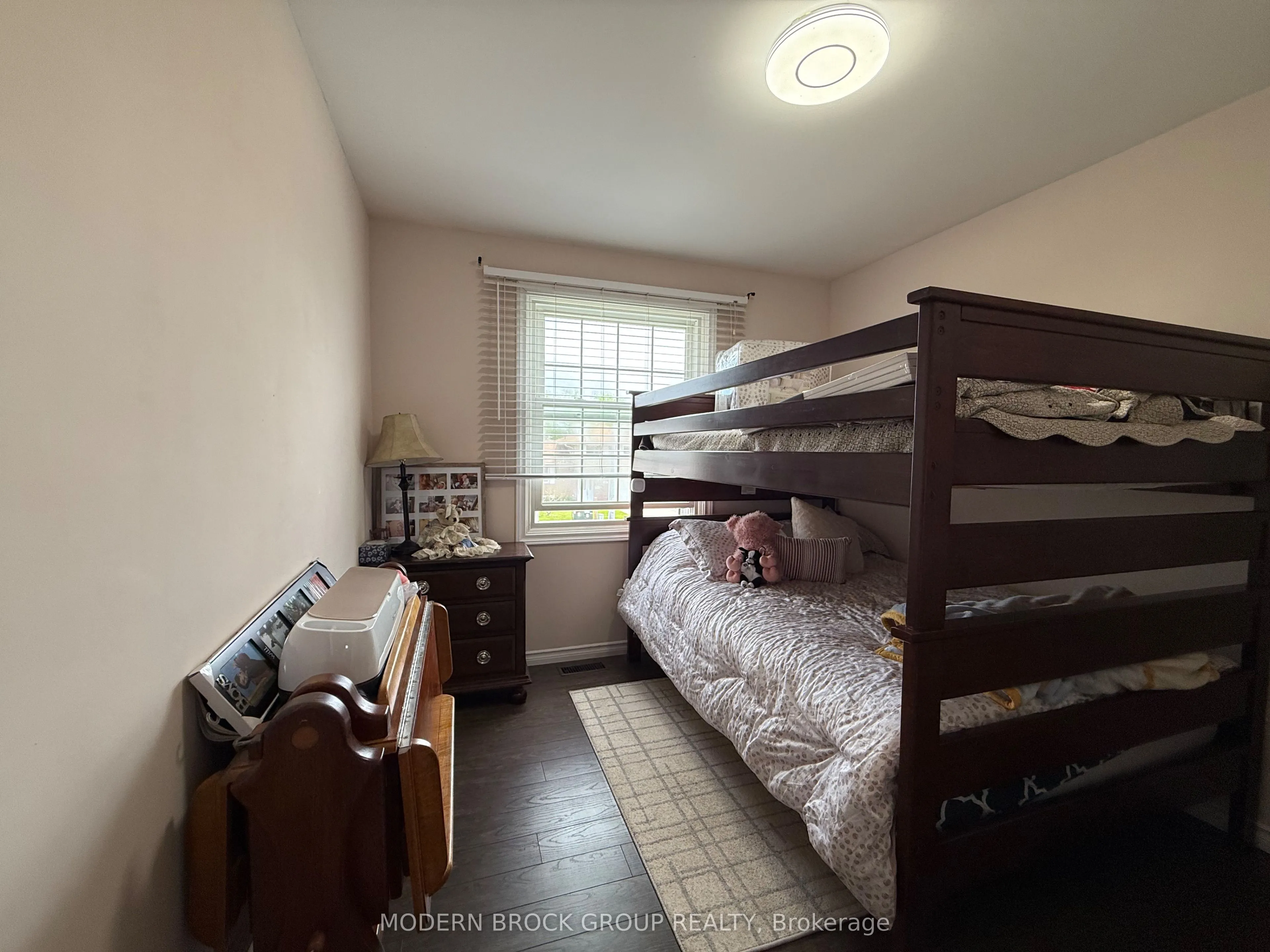 1350 Linden Crescent