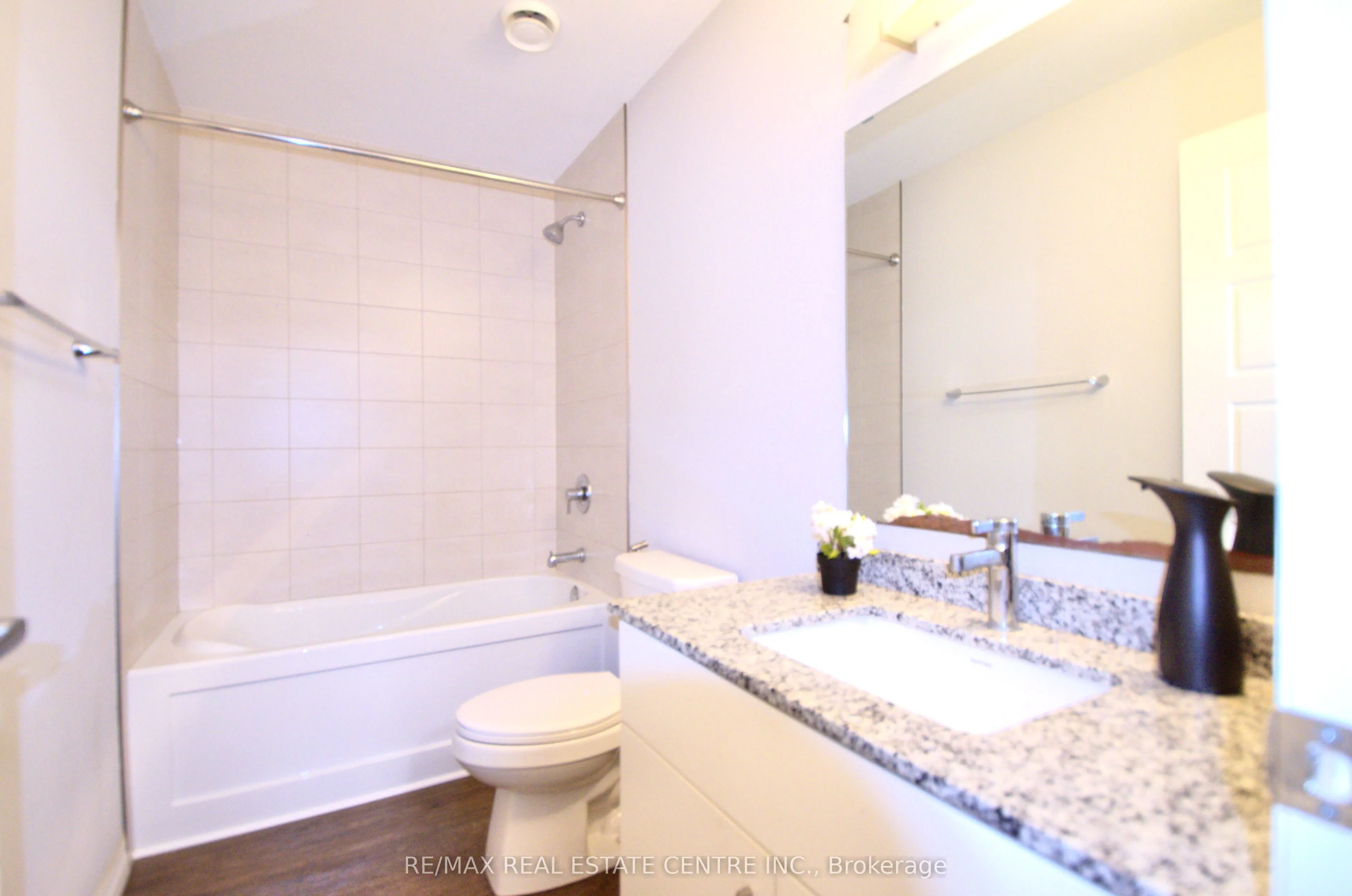 35 Kingsbury Square, #310