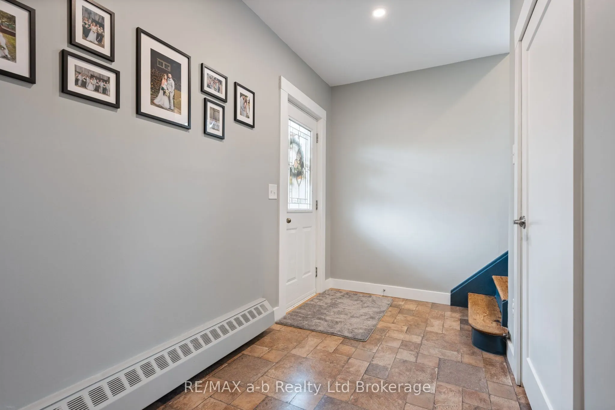 31 Concession Street W