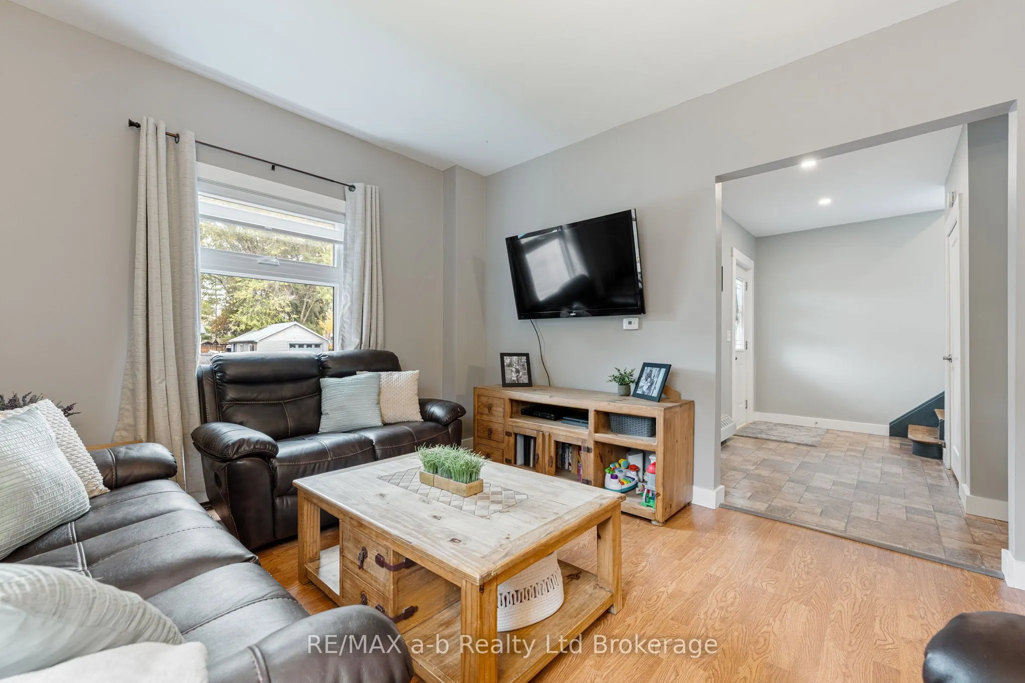 31 Concession Street W