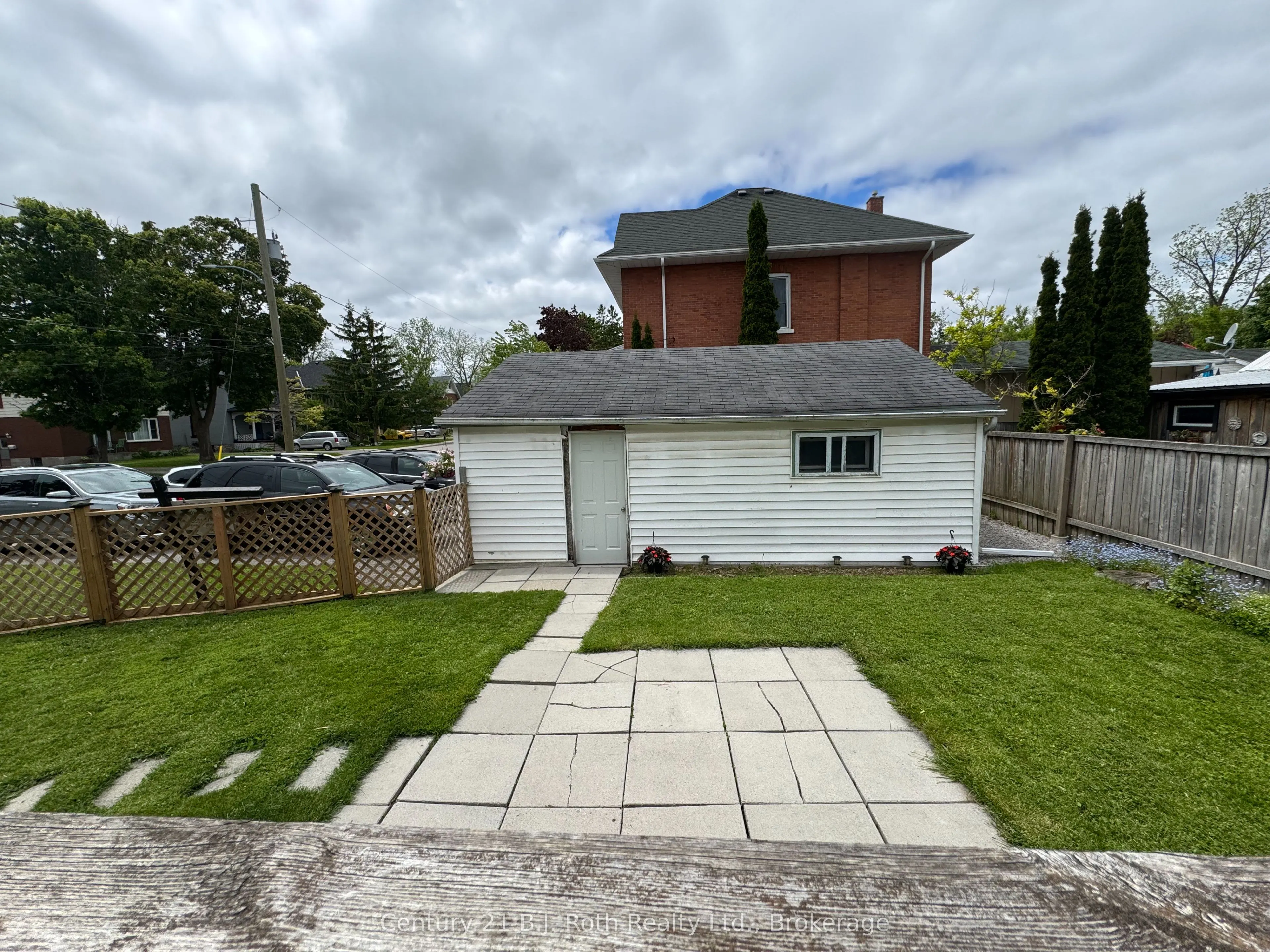 33 Sussex Street S
