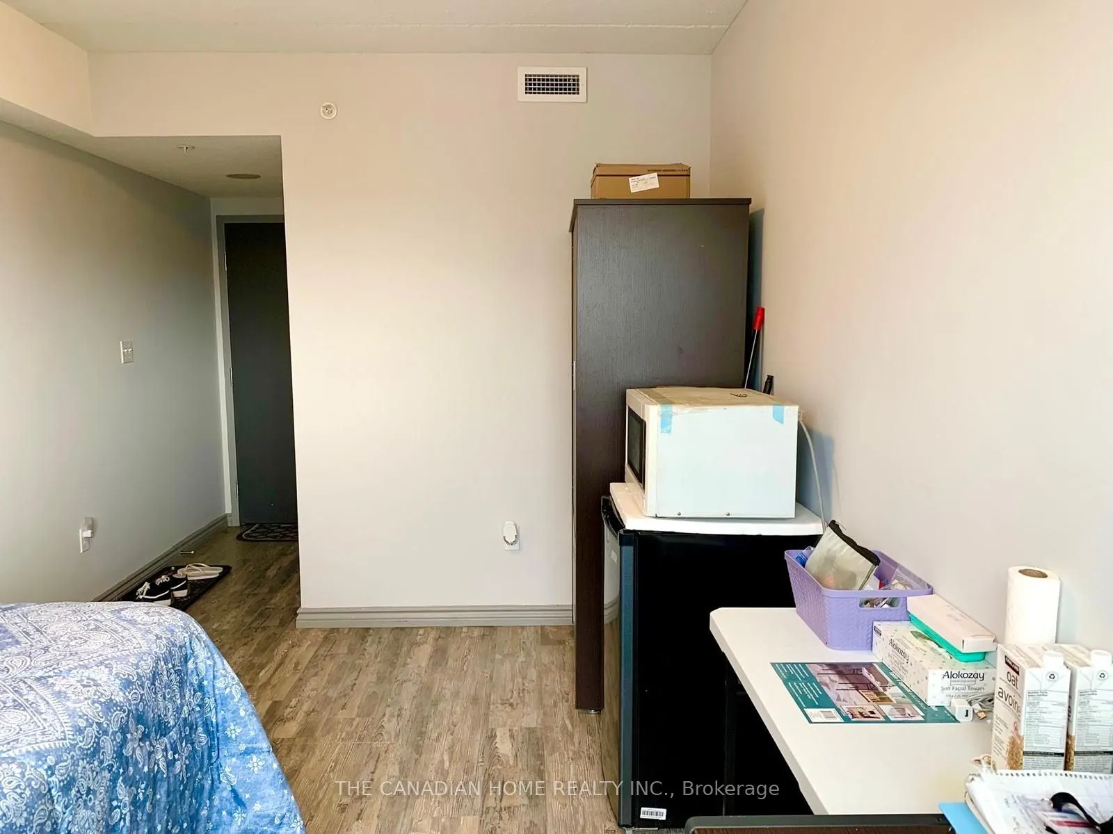 1 Columbia Street W, #1103