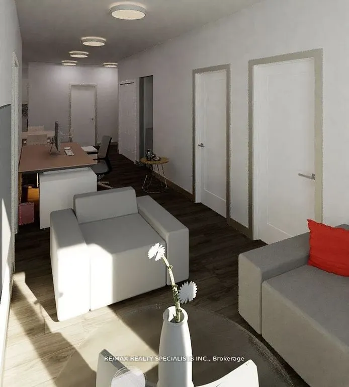 307 King Street E, #303