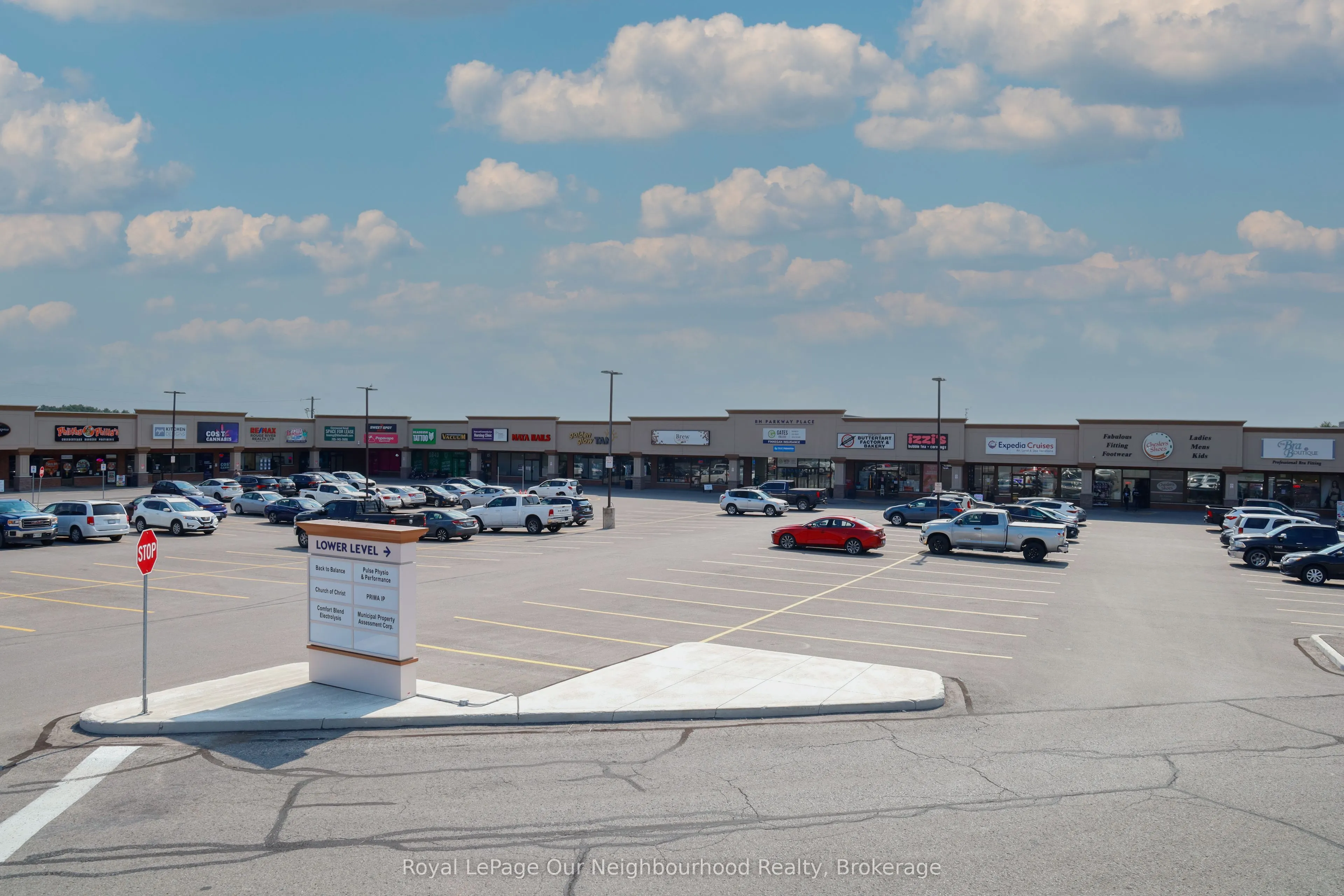 1135 Lansdowne Street W, #11