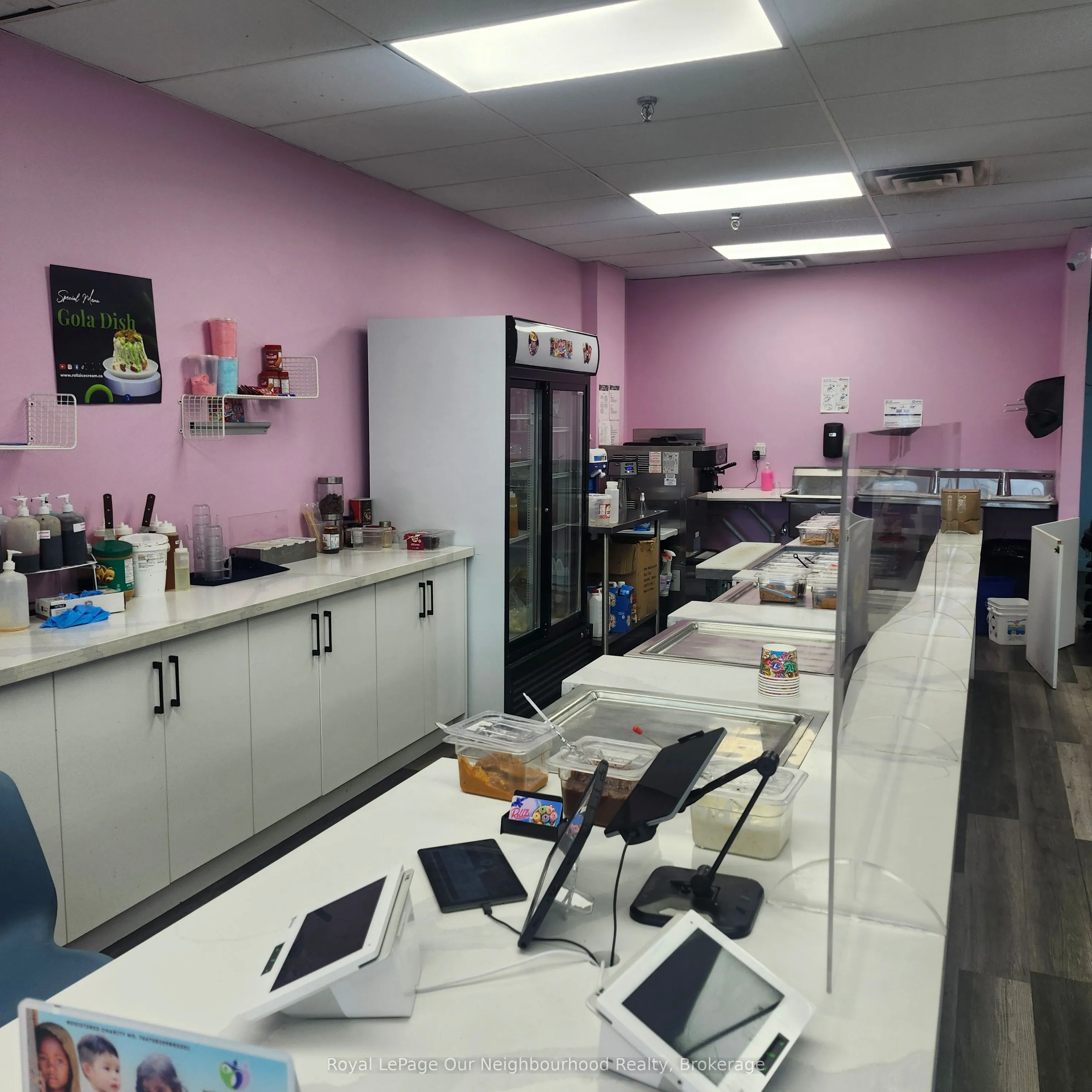 1135 Lansdowne Street W, #11