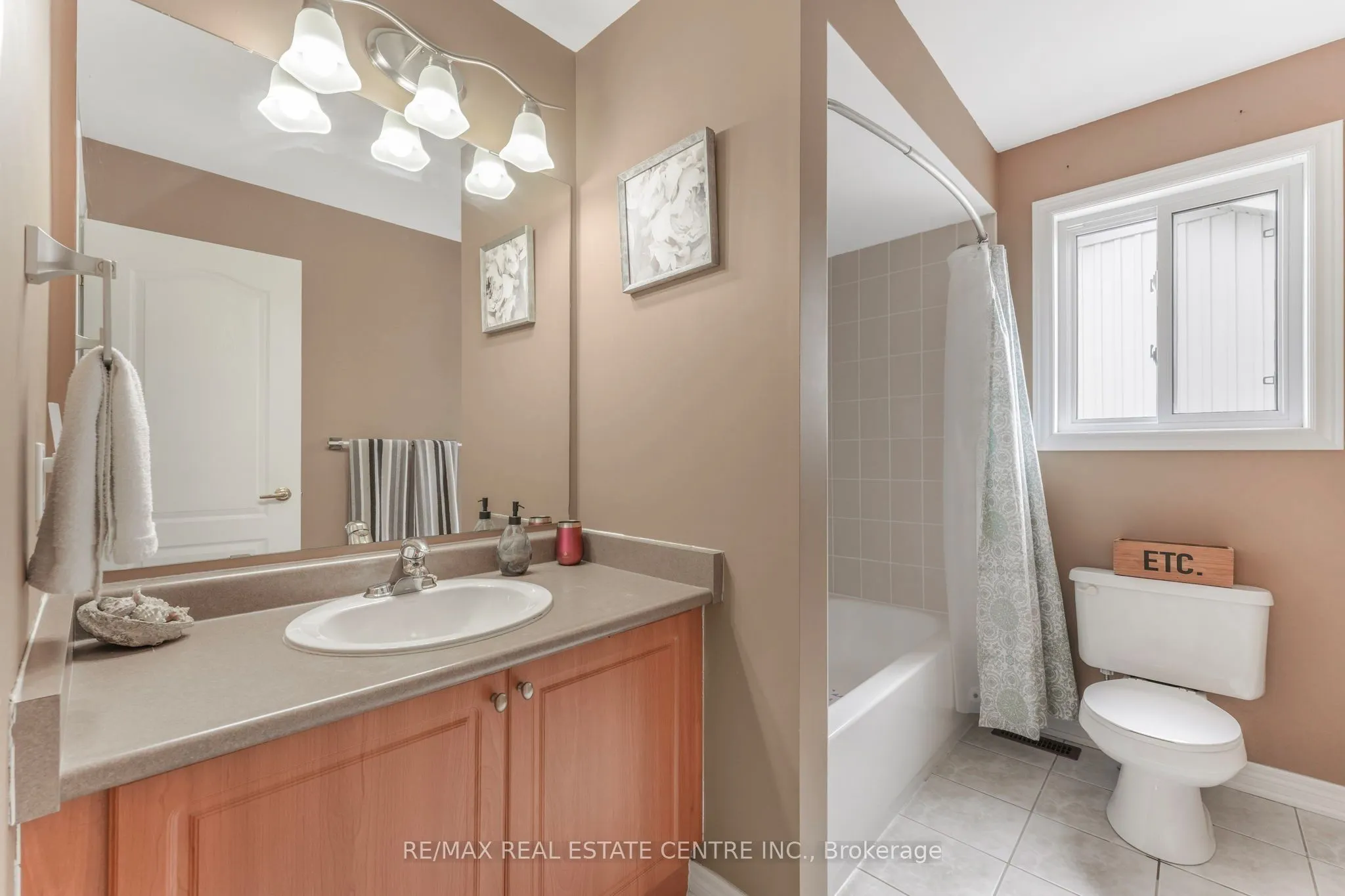 813 Greenwood Crescent