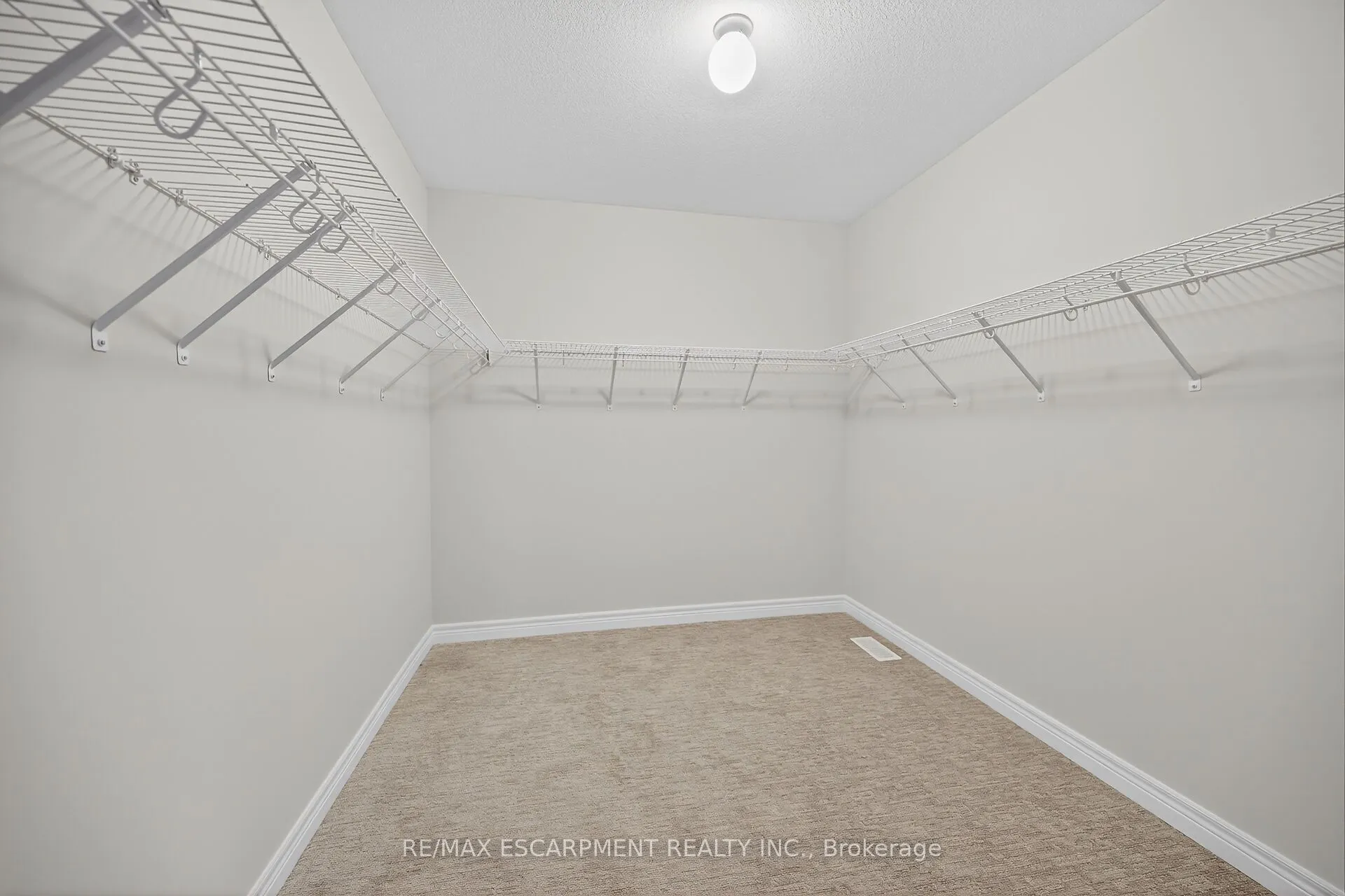 67 Starfire Crescent