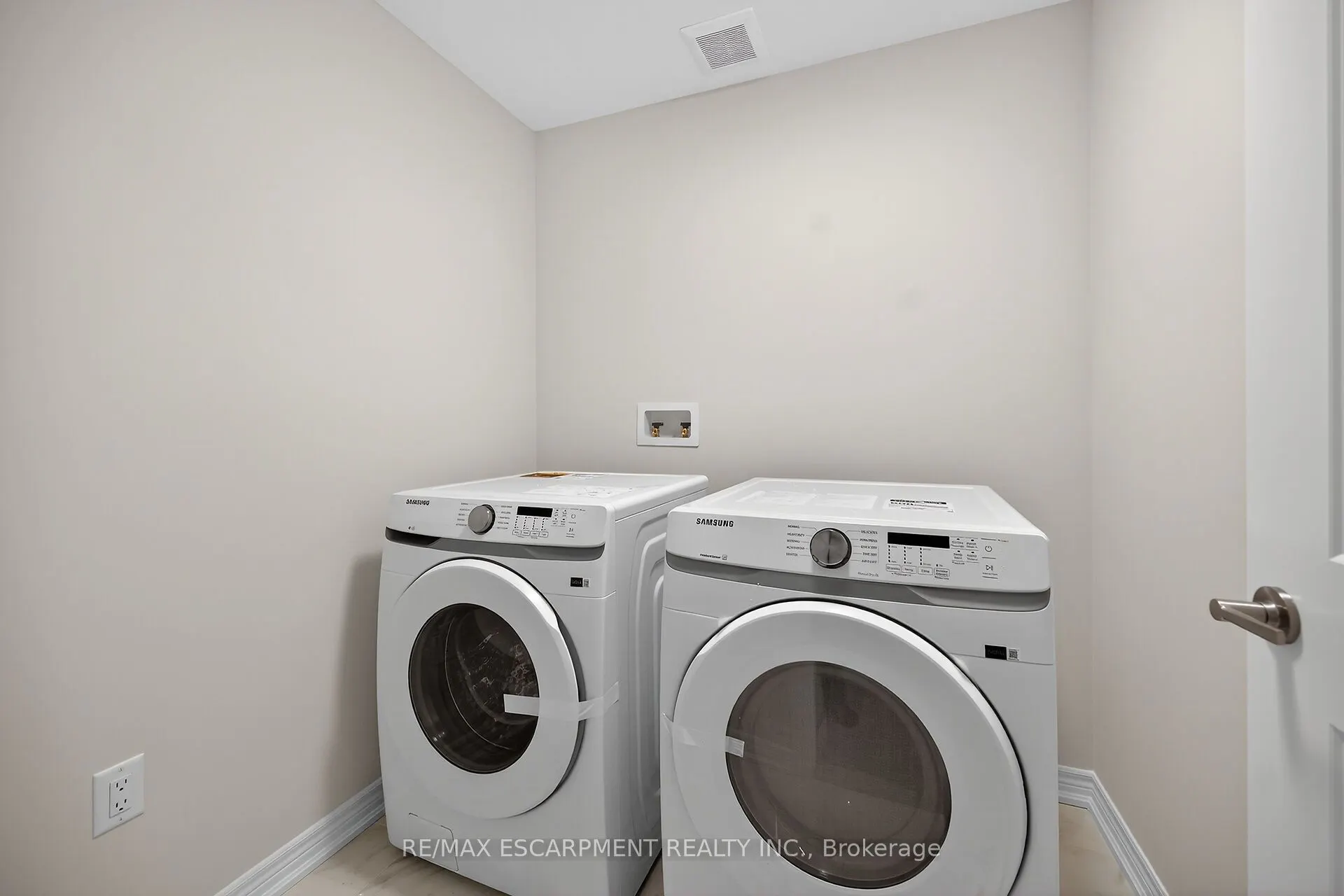 67 Starfire Crescent