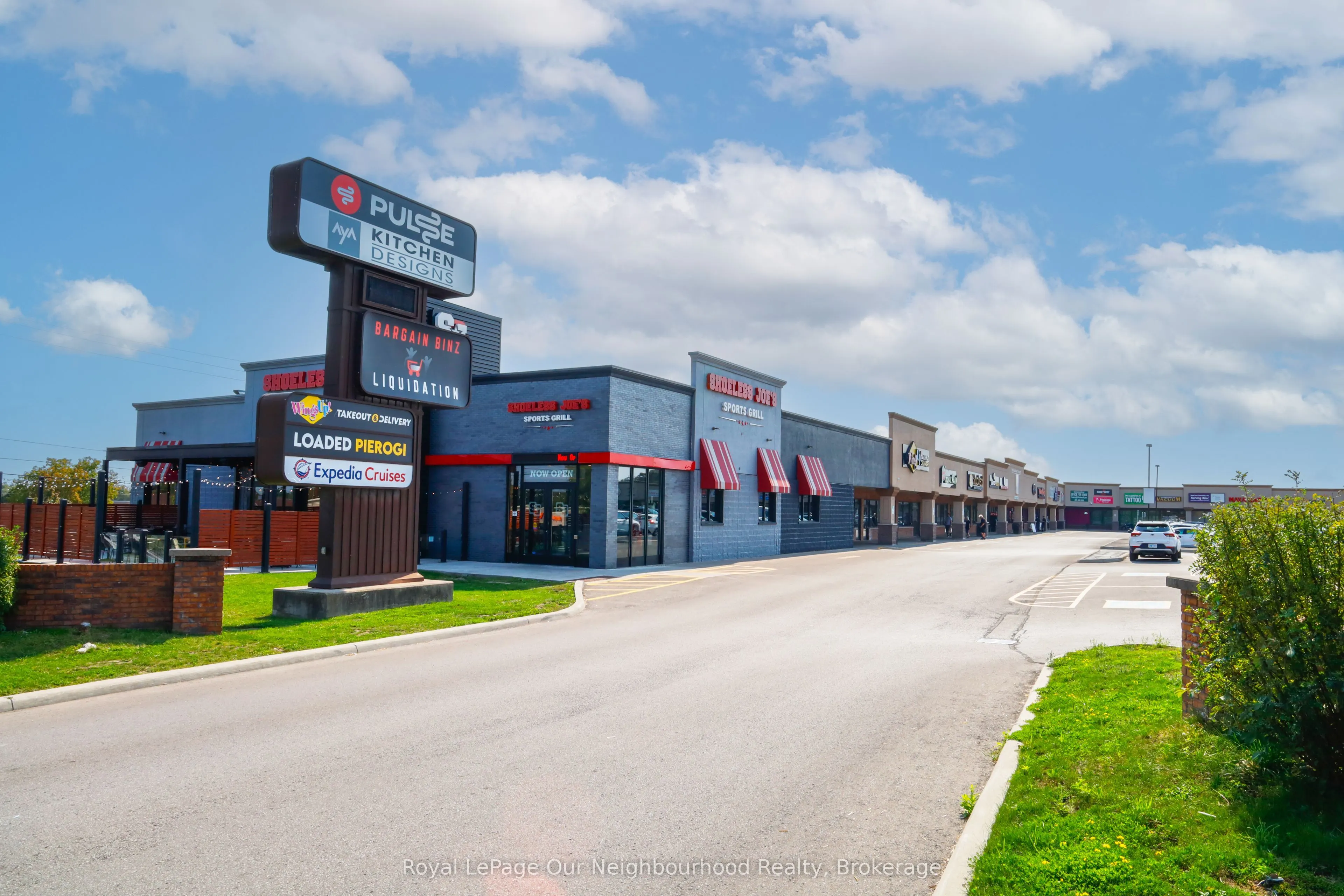 1135 Lansdowne Street W, #244