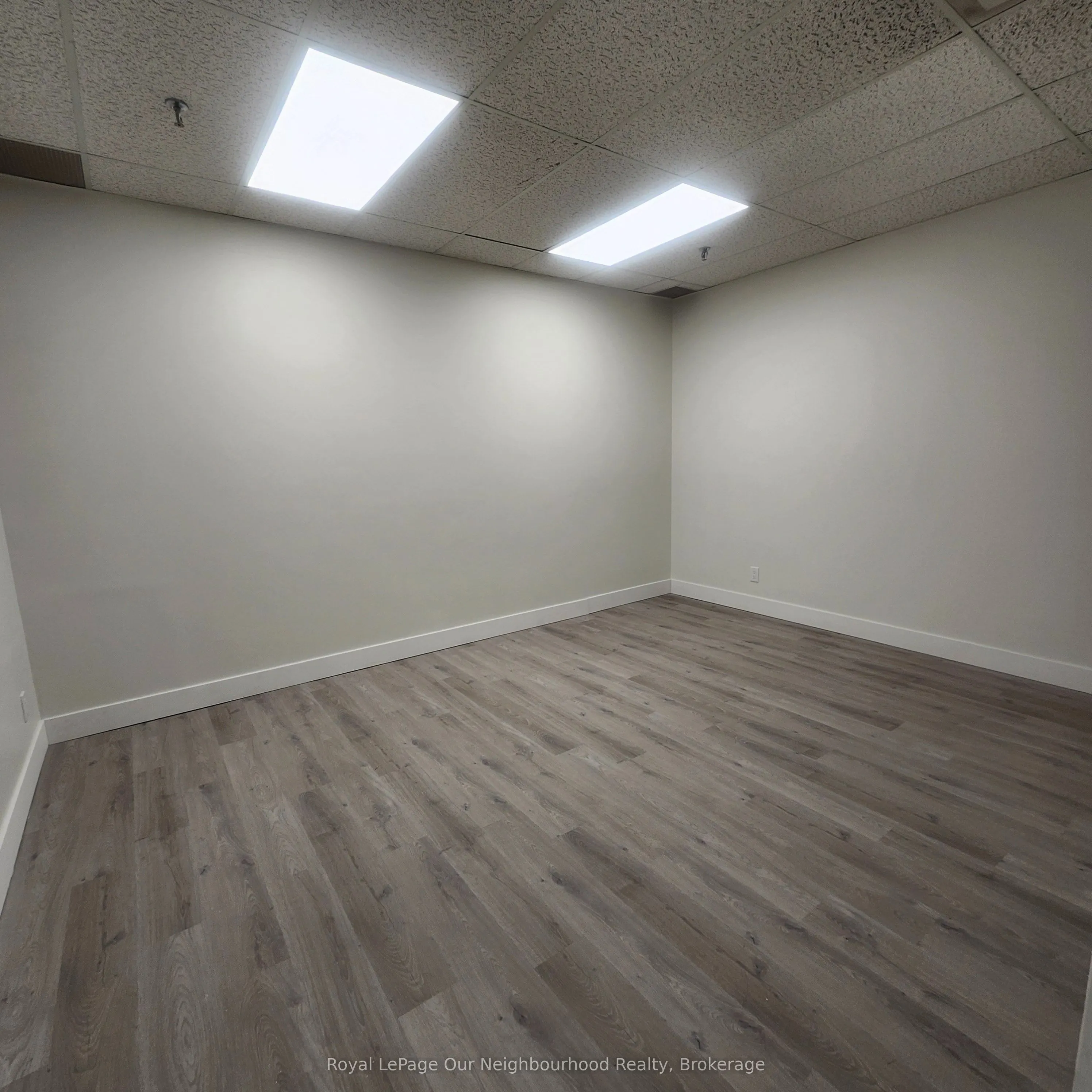 1135 Lansdowne Street W, #244