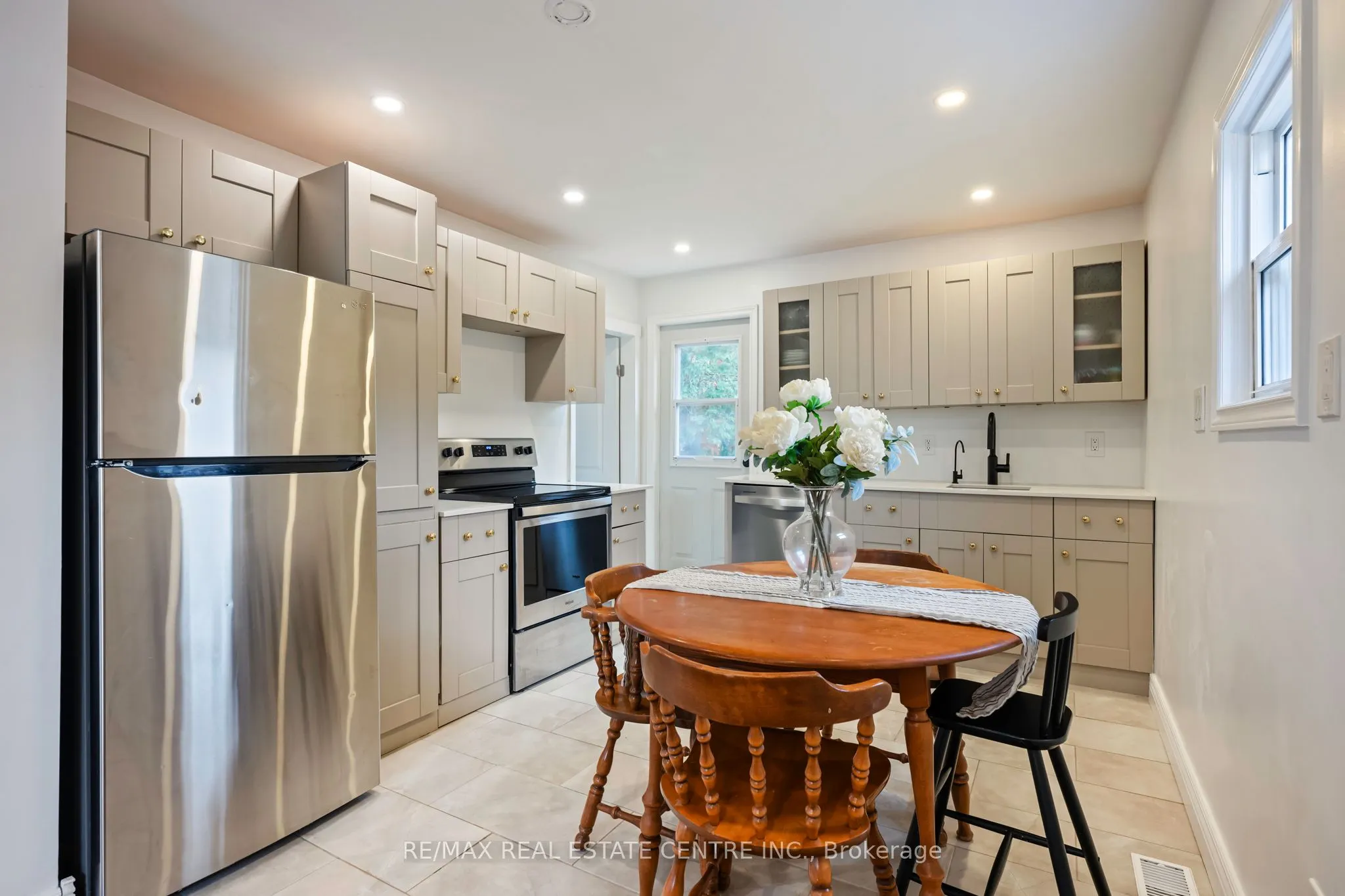 121 Proton Street N