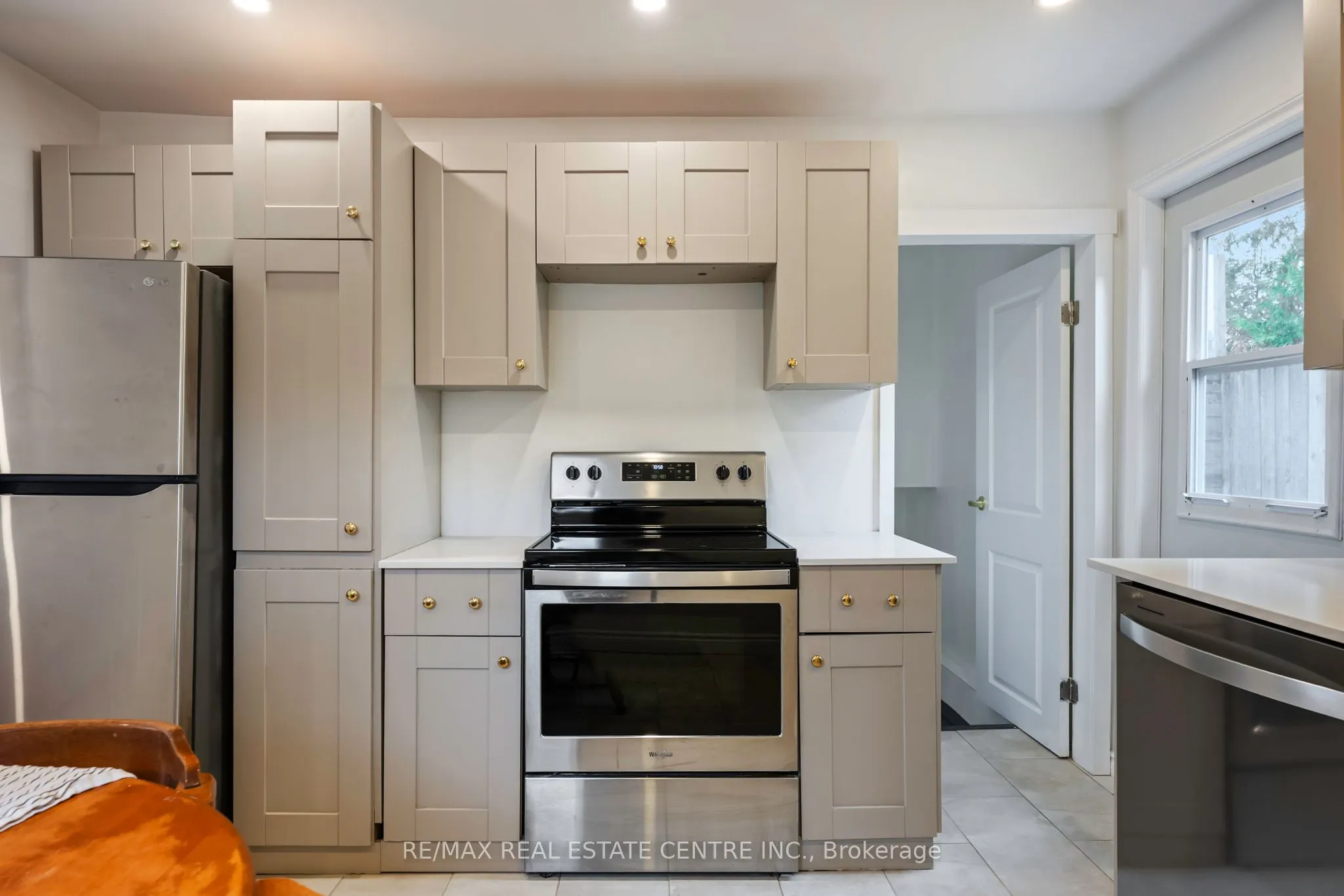 121 Proton Street N