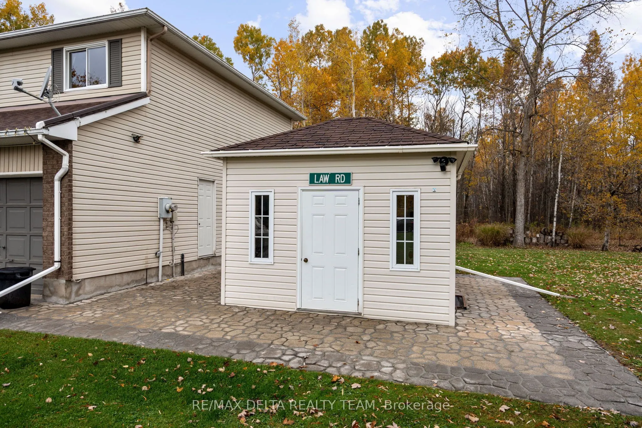 1099 Des Erables Court