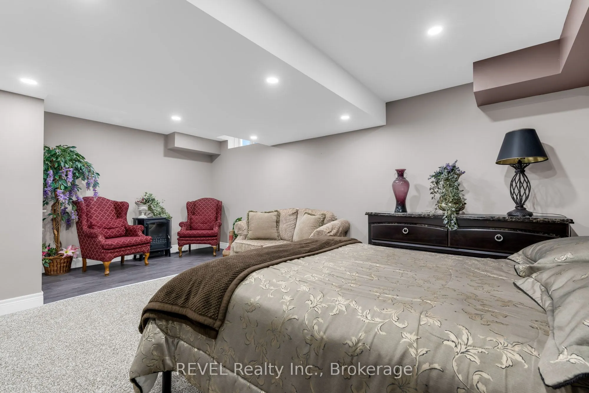 102 Cittadella Boulevard