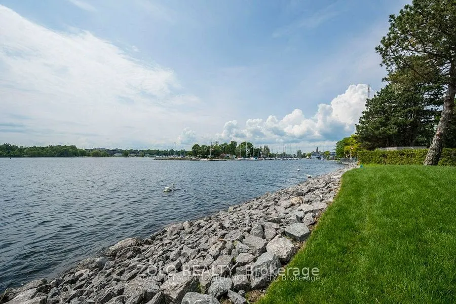 2 South Front Street, #402