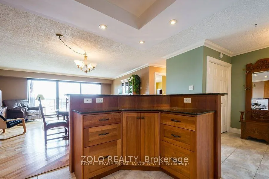 2 South Front Street, #402