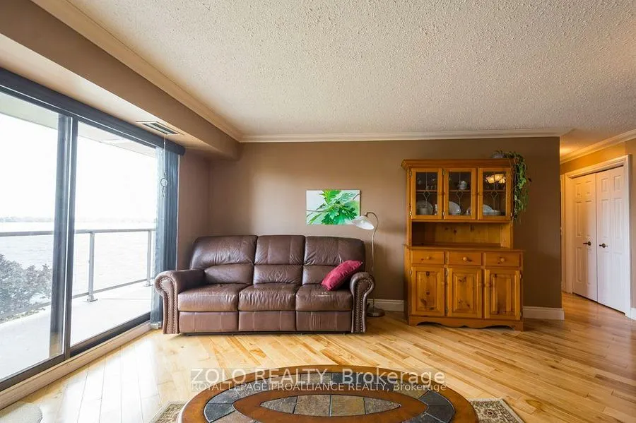 2 South Front Street, #402