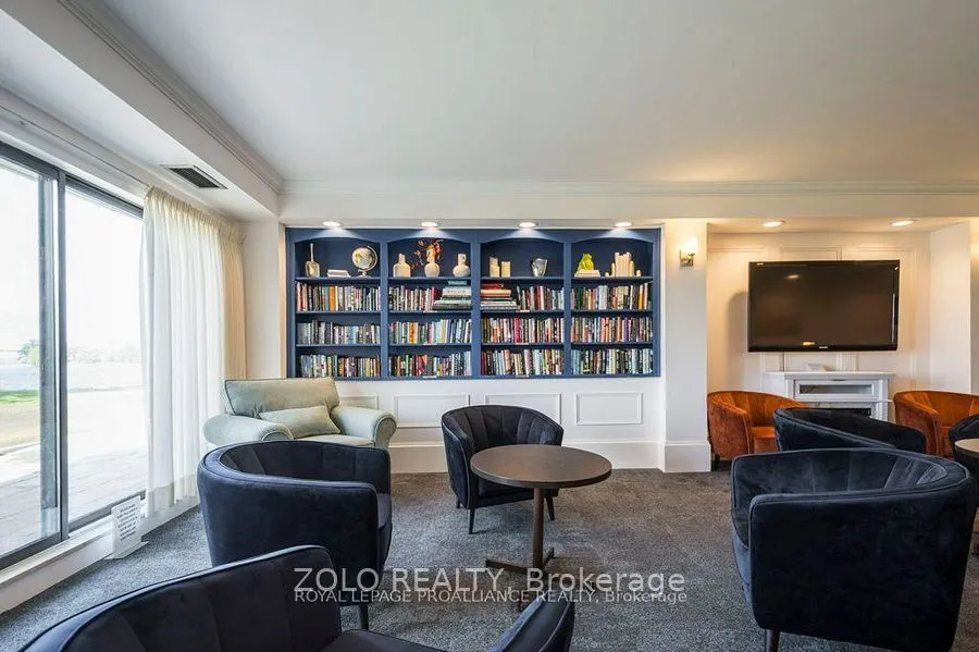 2 South Front Street, #402