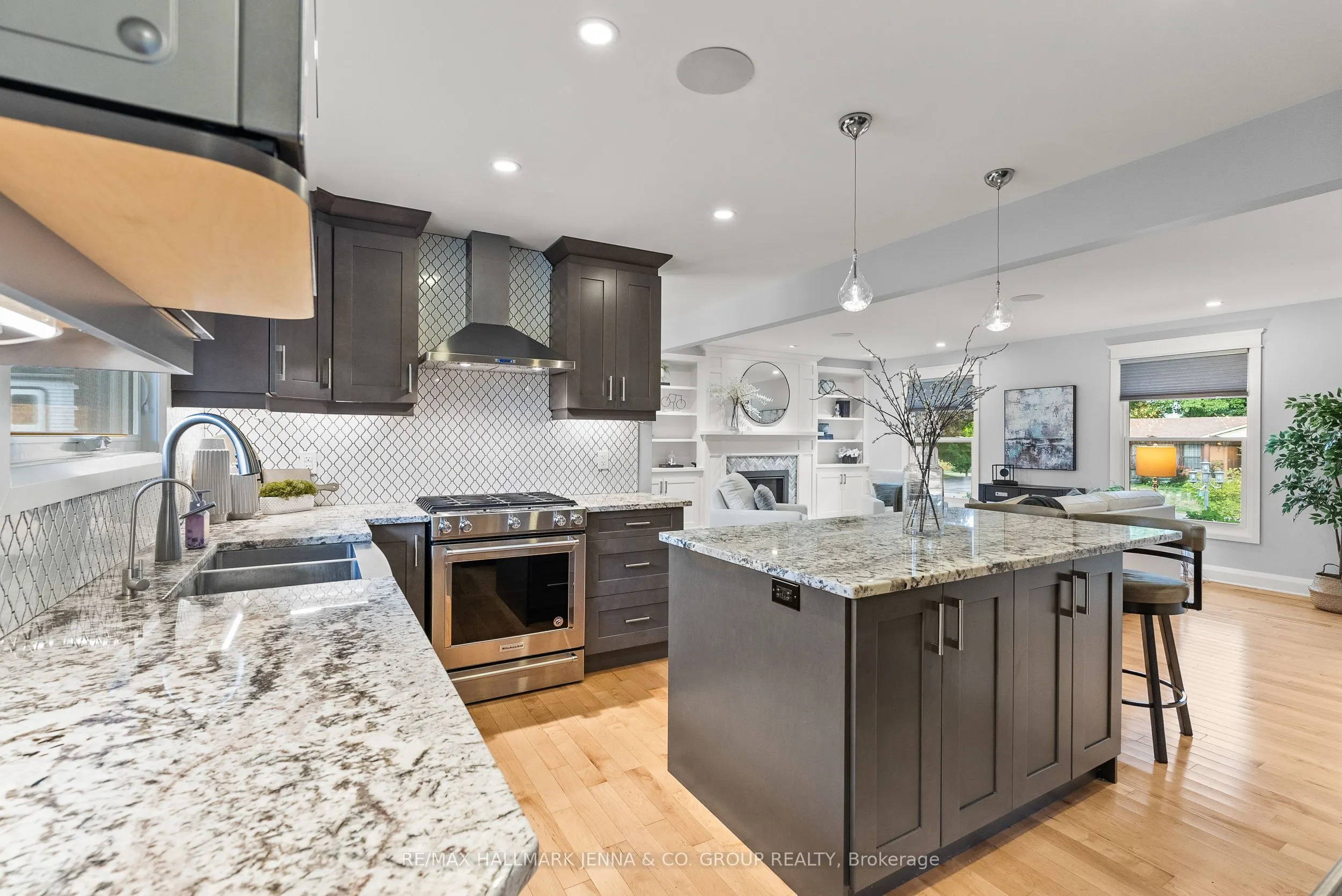 6577 Michelangelo Court