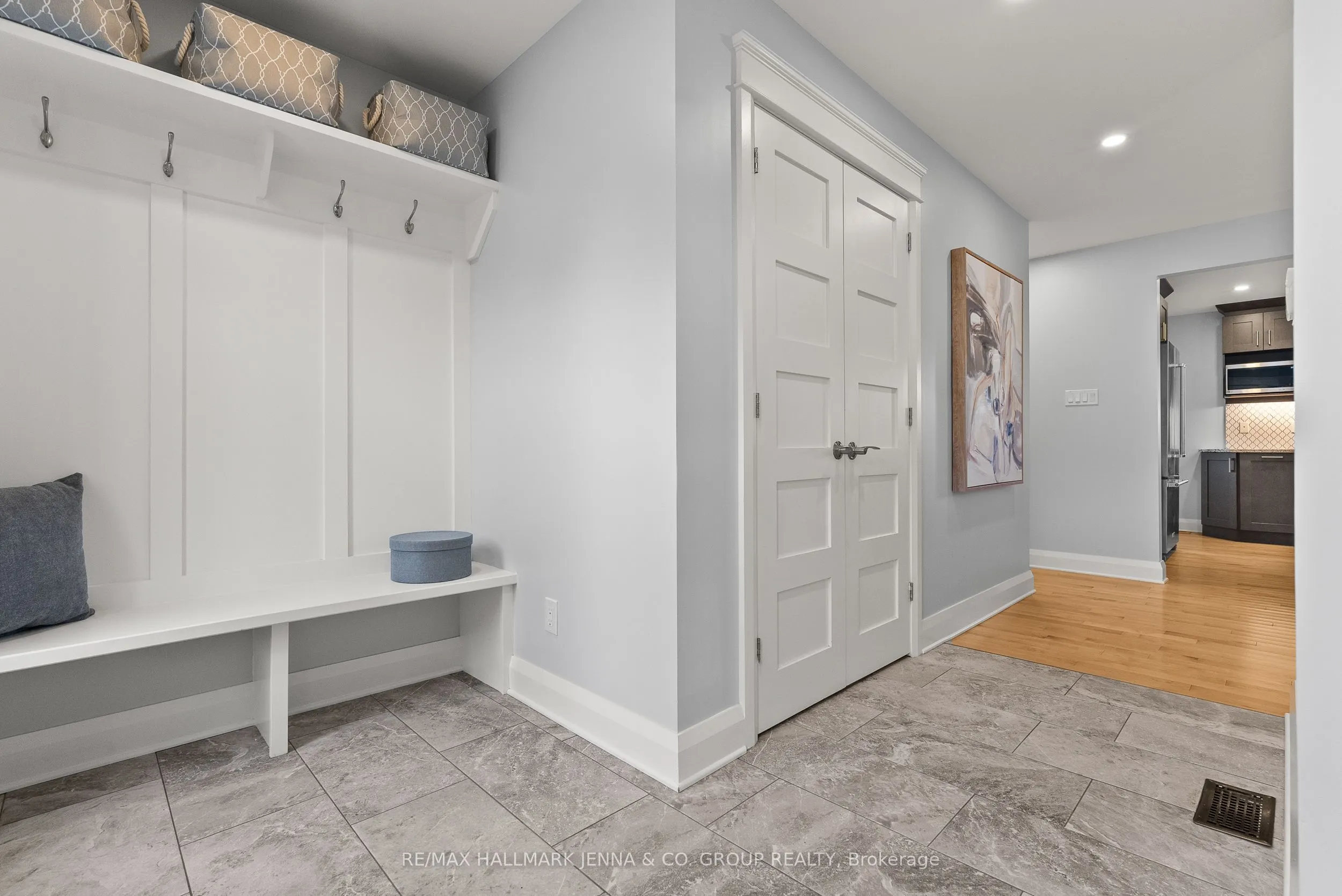 6577 Michelangelo Court