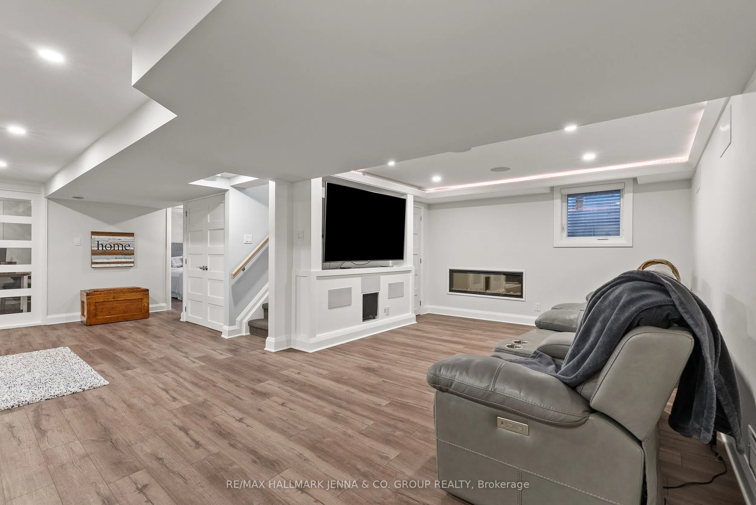 6577 Michelangelo Court