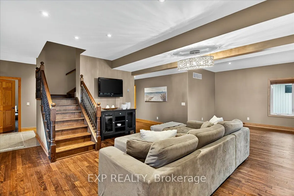 192 Sunset Boulevard