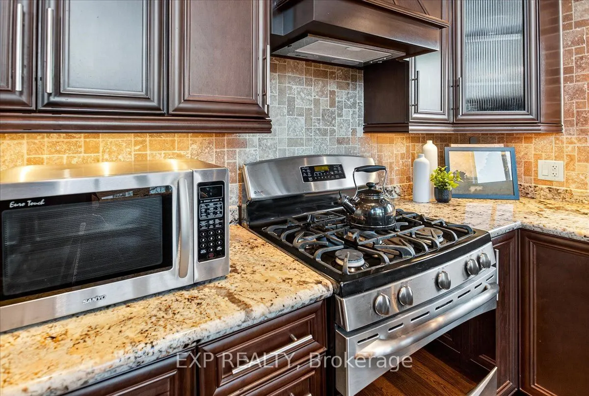 192 Sunset Boulevard