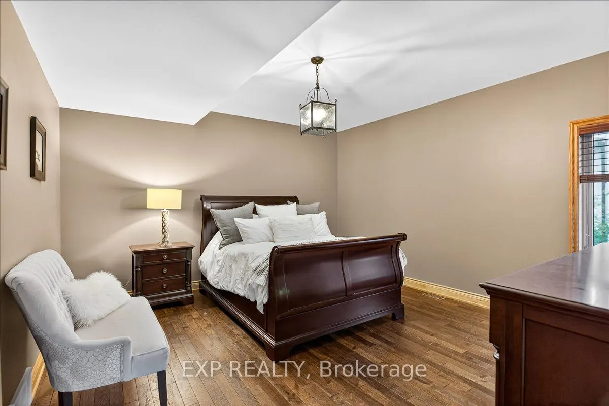 192 Sunset Boulevard