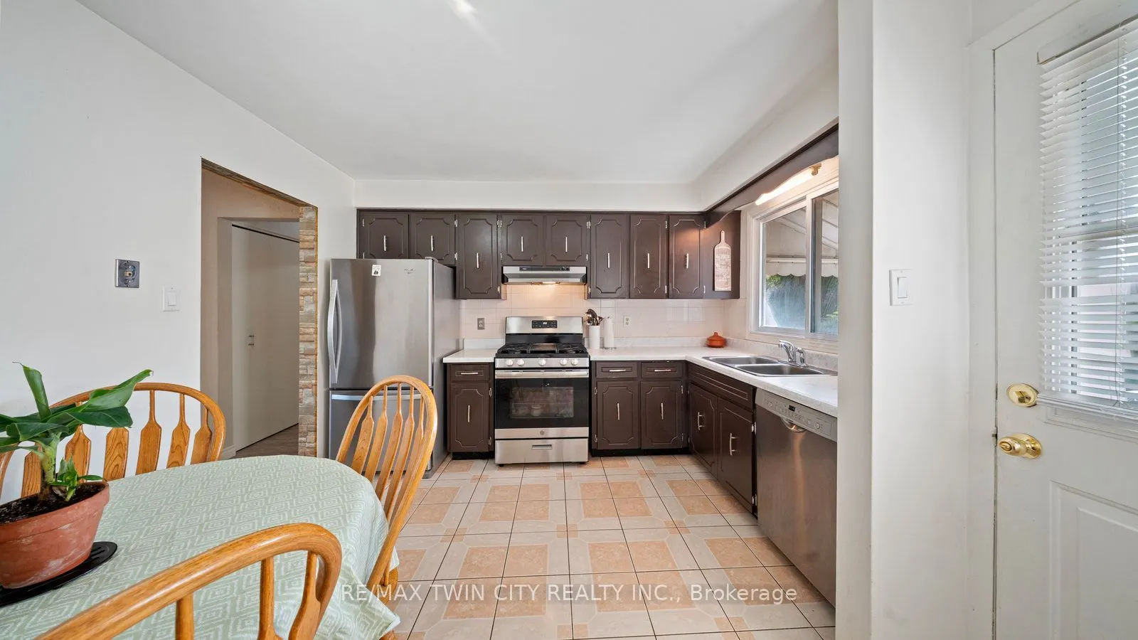 14 Melbourne Crescent