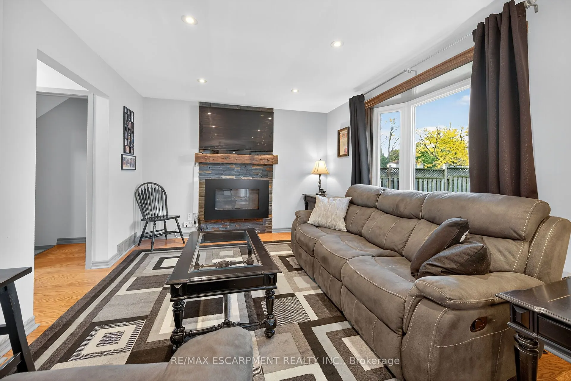 211 Birchcliffe Crescent