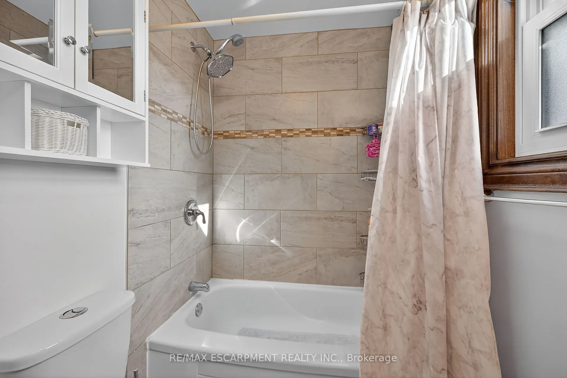 211 Birchcliffe Crescent