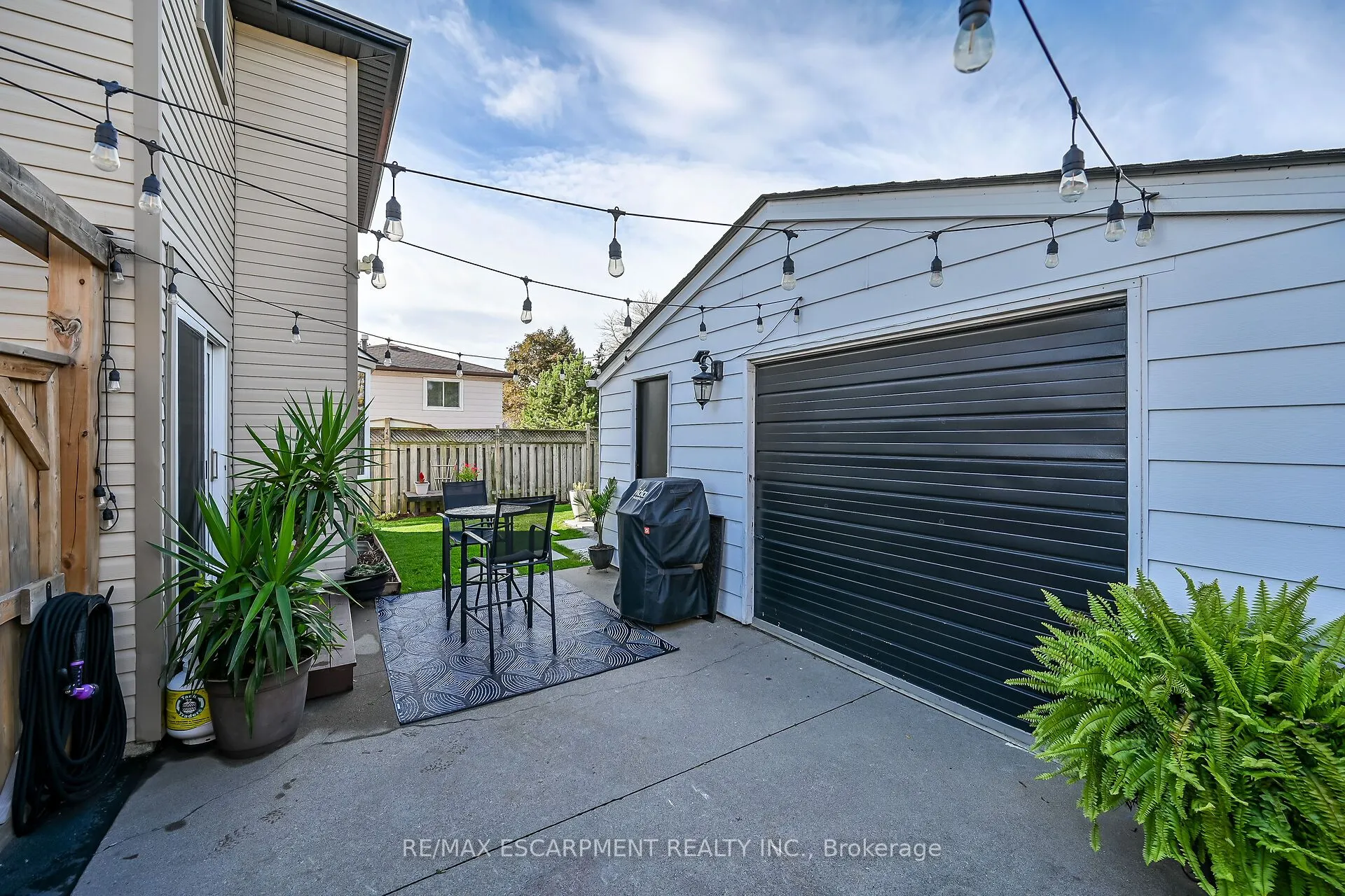 211 Birchcliffe Crescent