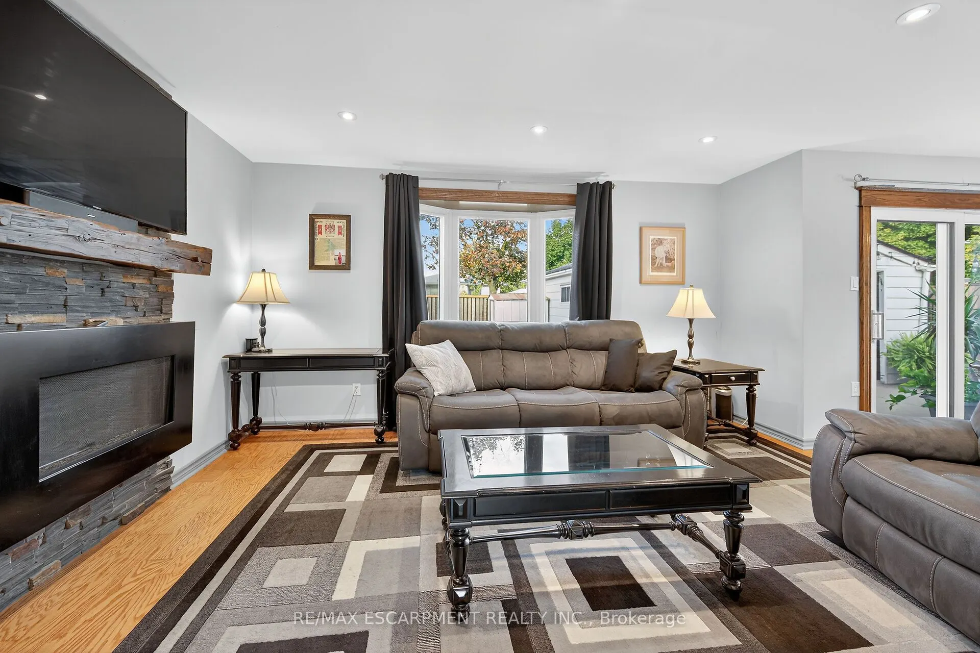 211 Birchcliffe Crescent