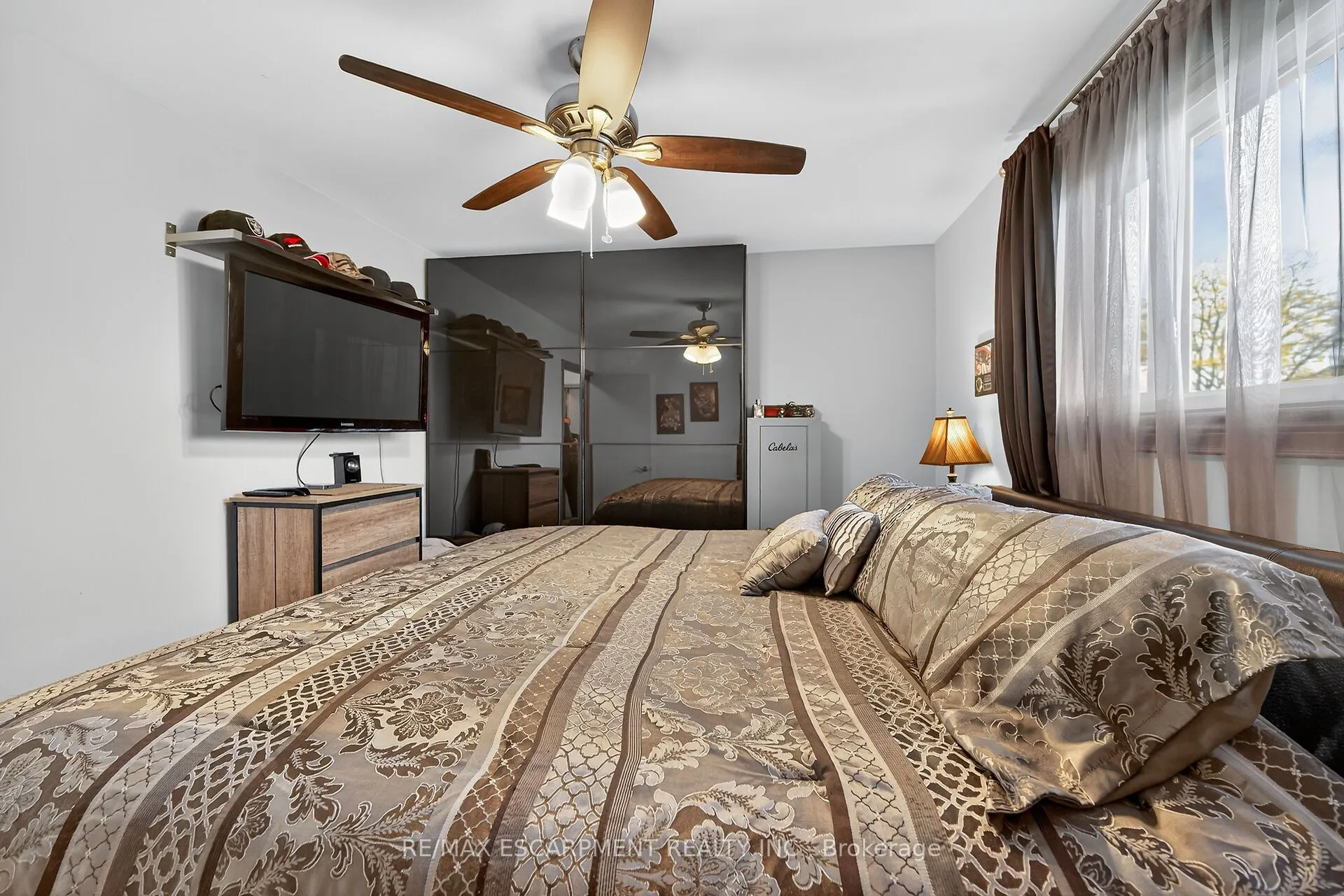 211 Birchcliffe Crescent