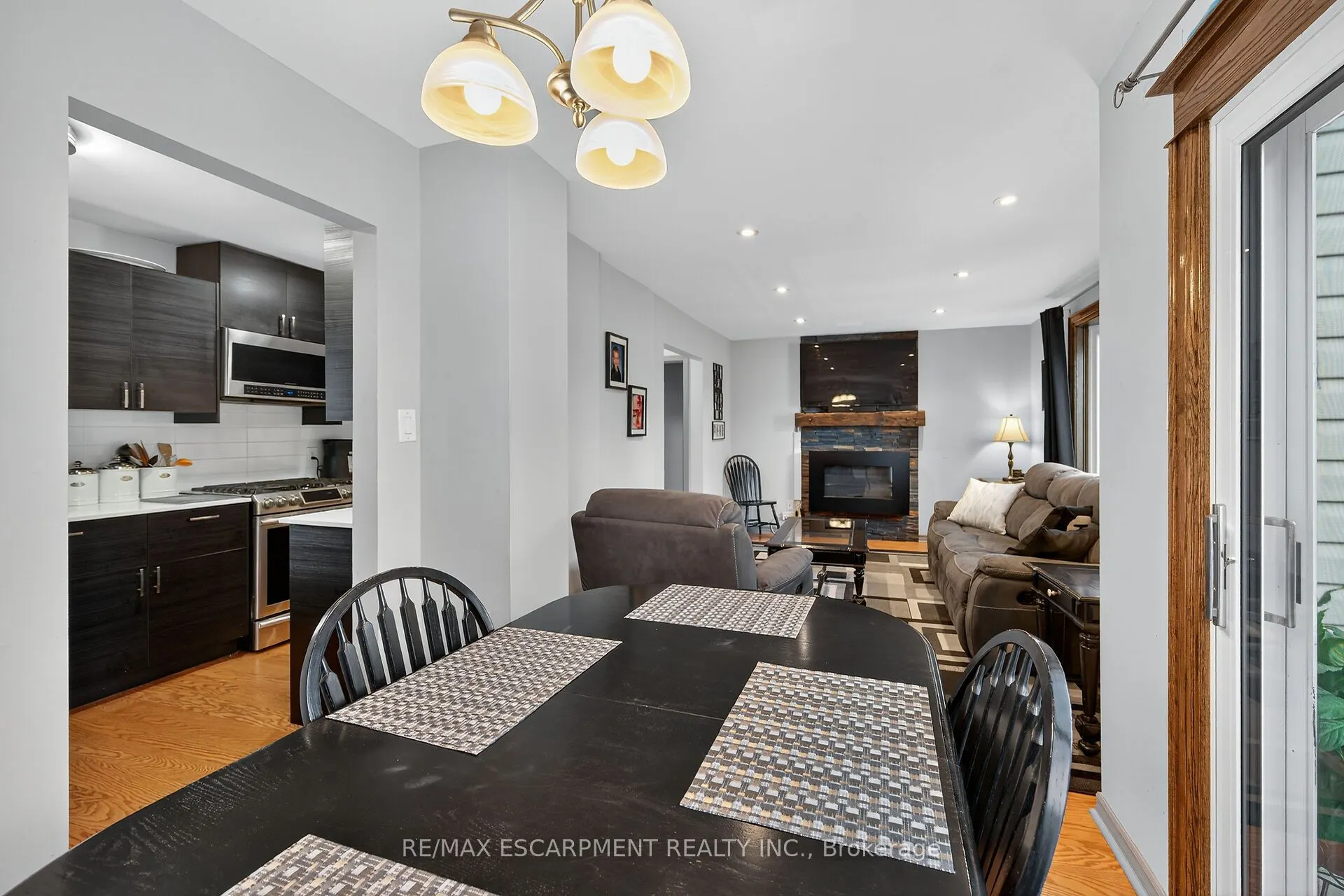 211 Birchcliffe Crescent