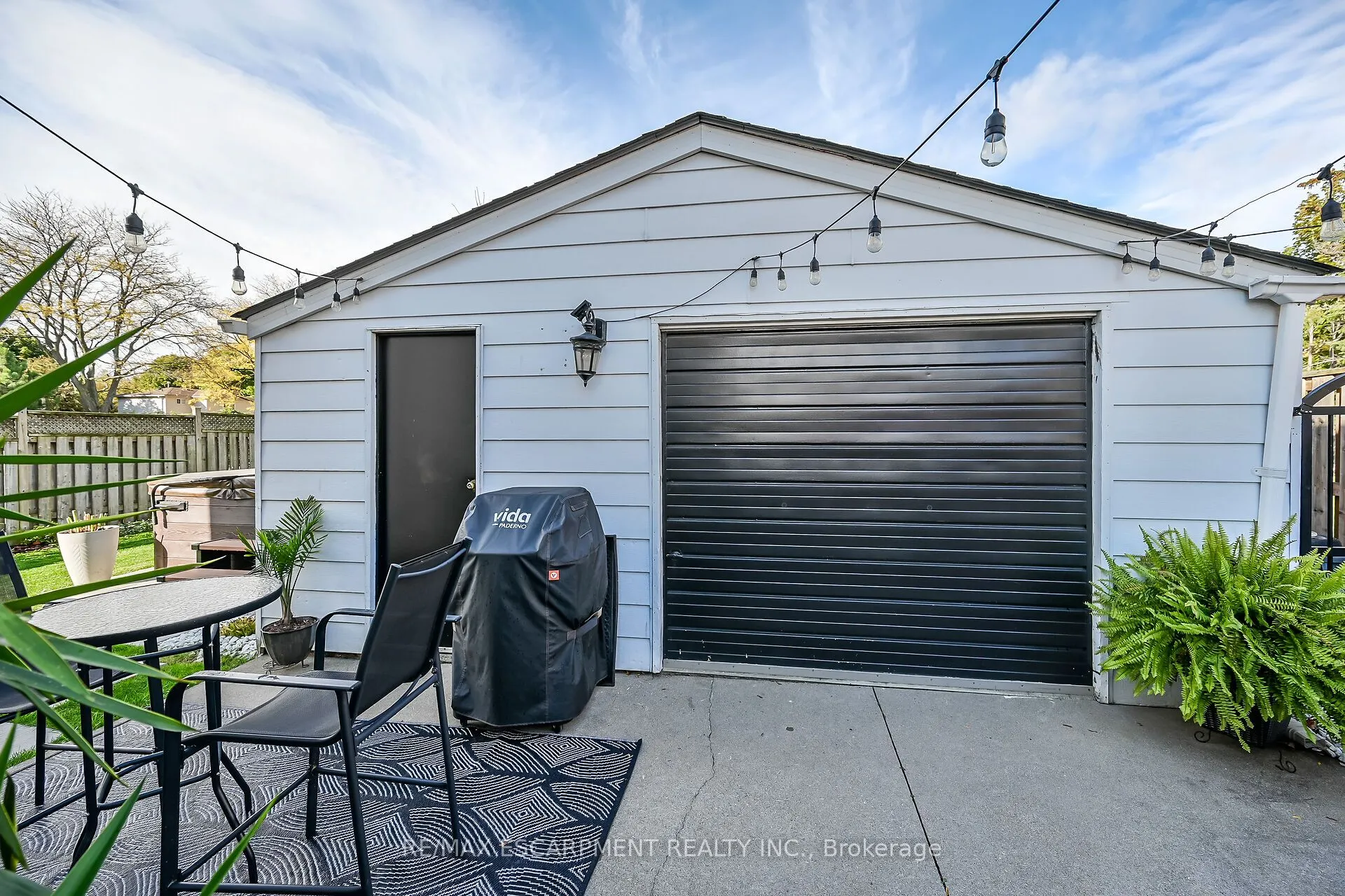 211 Birchcliffe Crescent