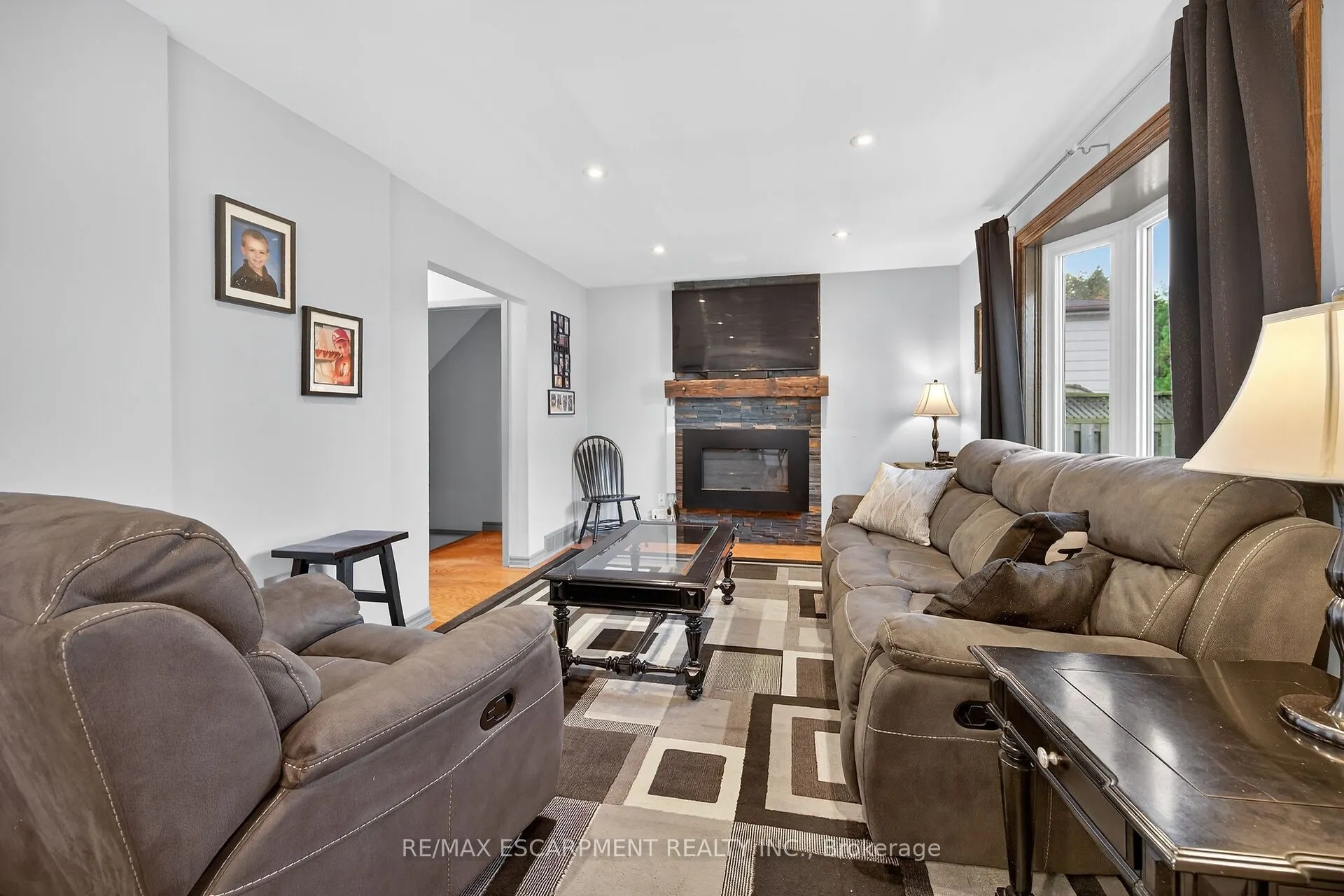 211 Birchcliffe Crescent