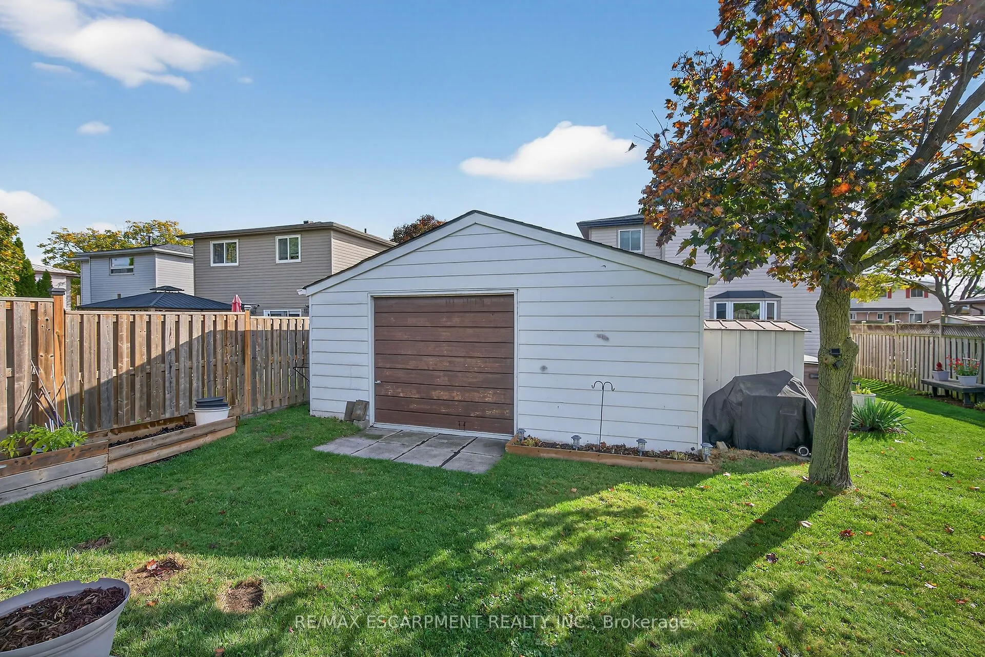 211 Birchcliffe Crescent