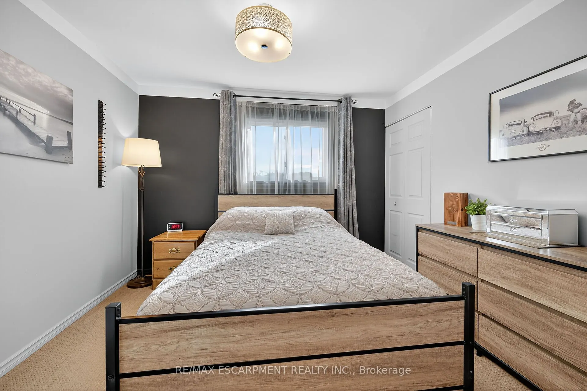 211 Birchcliffe Crescent