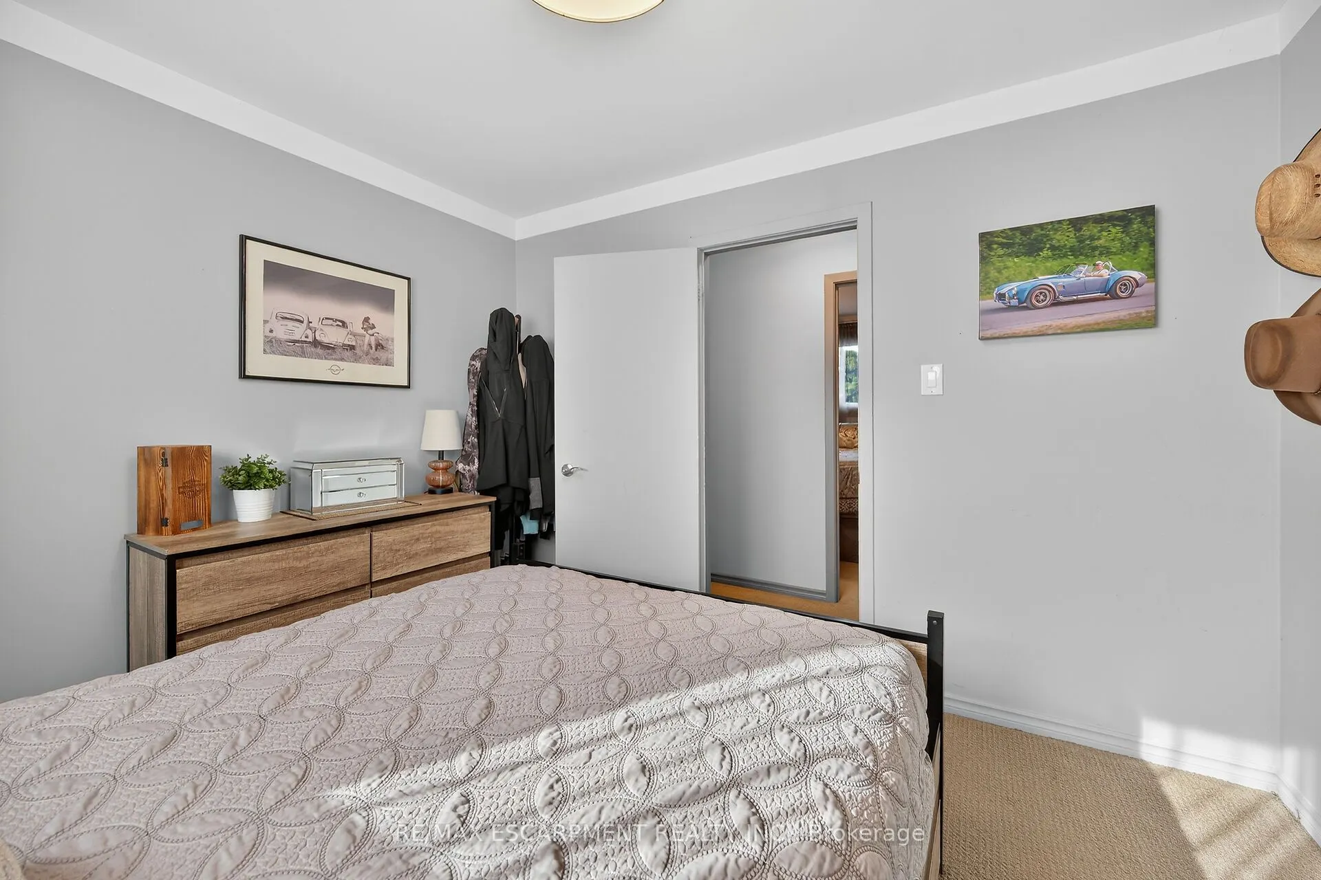 211 Birchcliffe Crescent