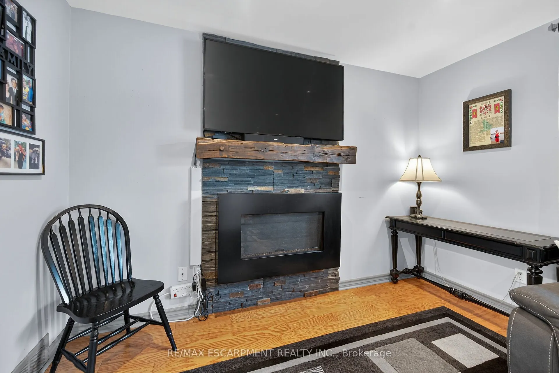 211 Birchcliffe Crescent