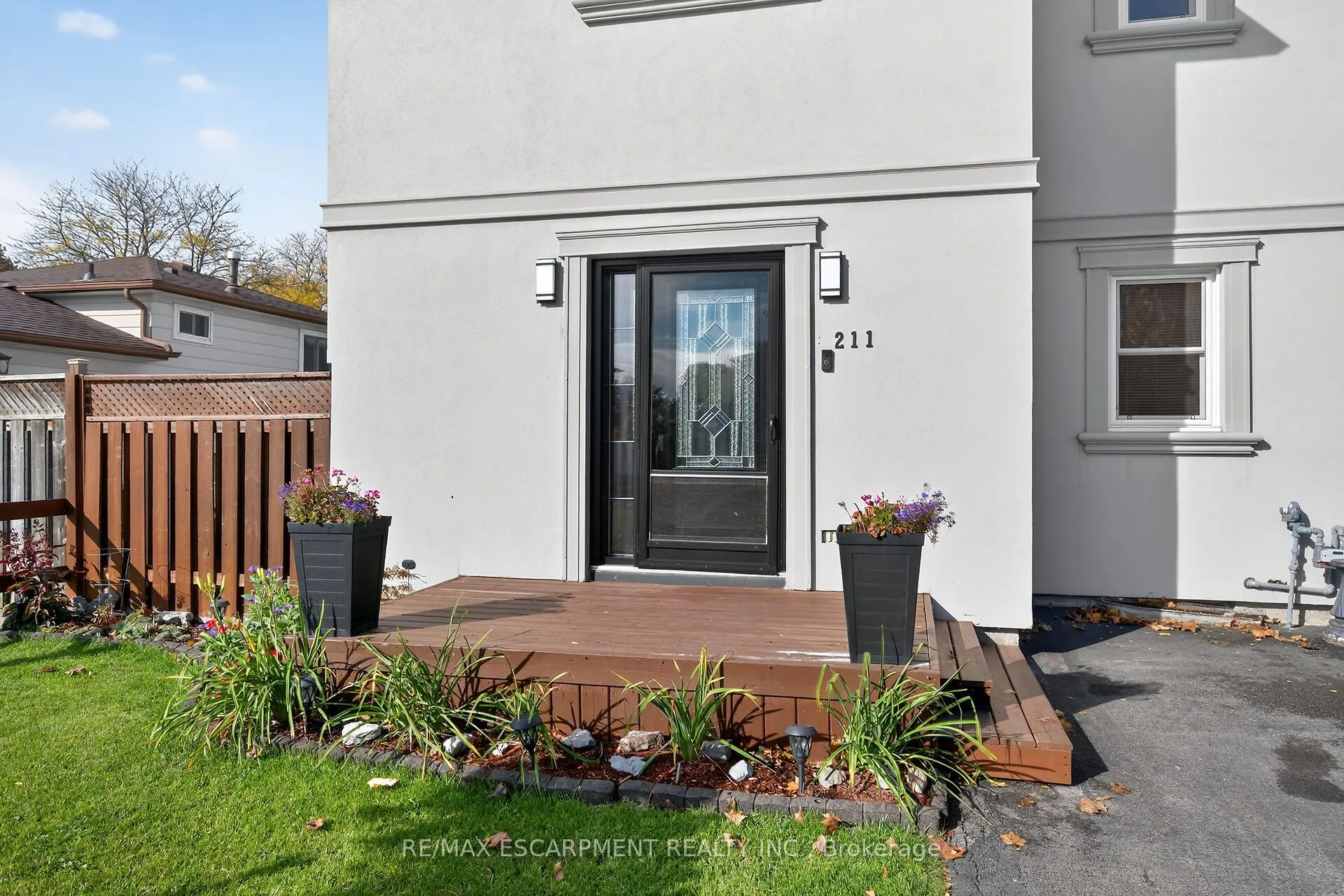 211 Birchcliffe Crescent