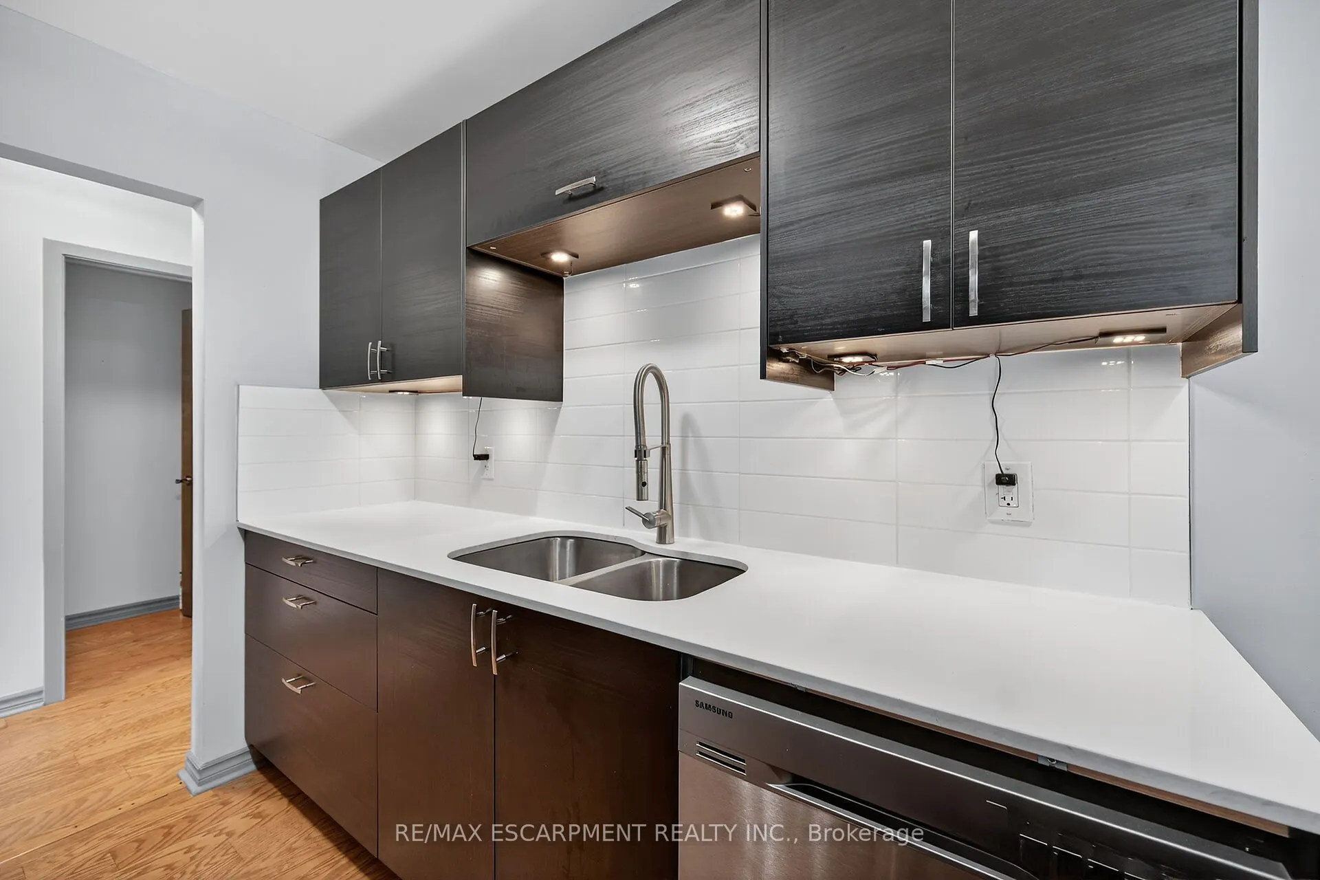 211 Birchcliffe Crescent