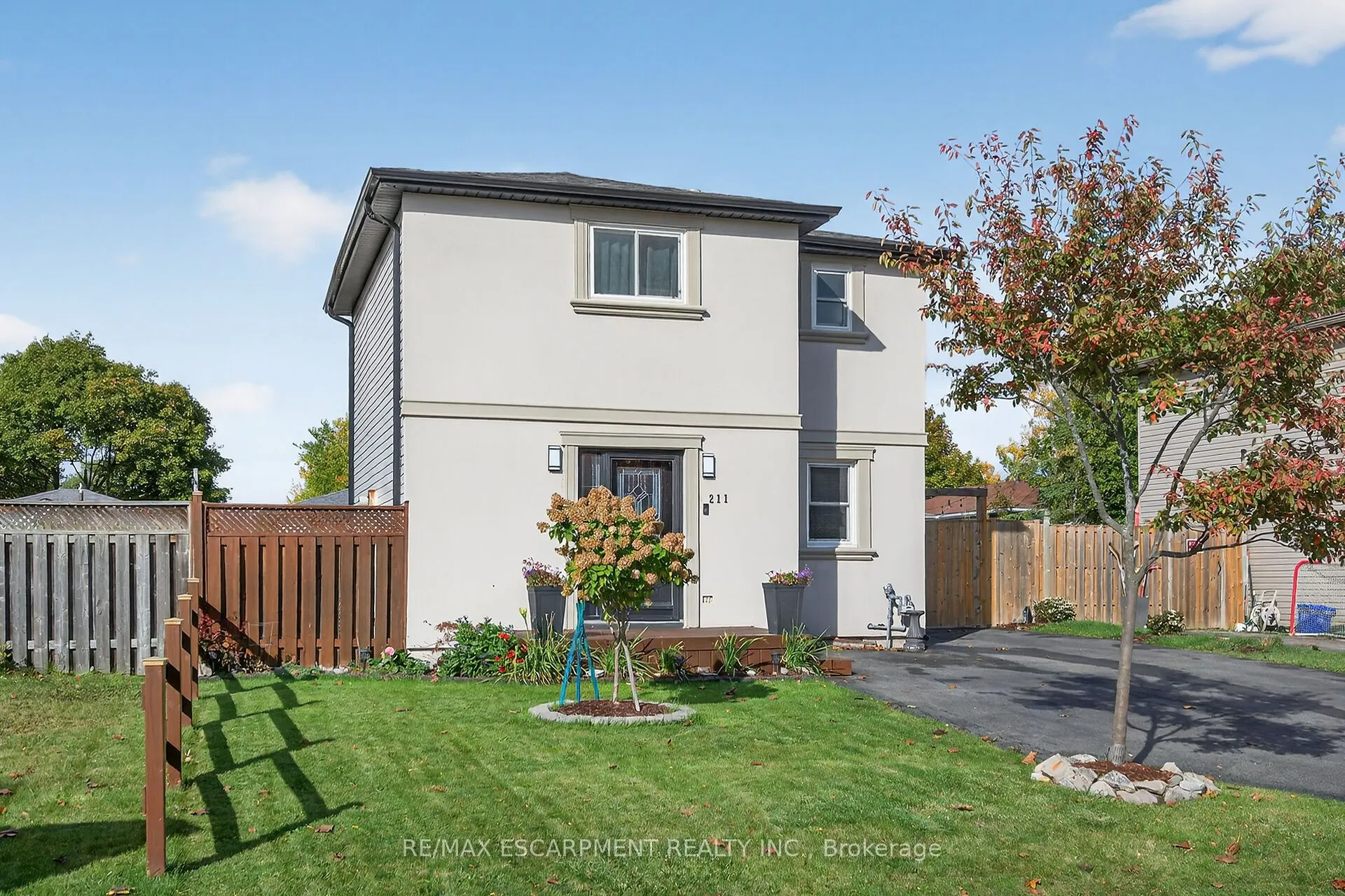 211 Birchcliffe Crescent