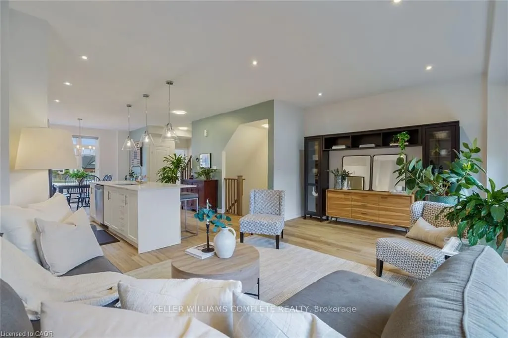 52 CADWELL Lane, #52