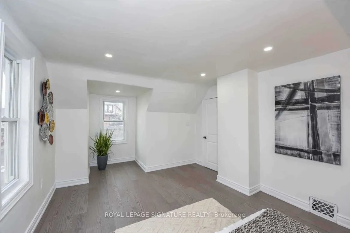 50 Barnesdale Avenue N