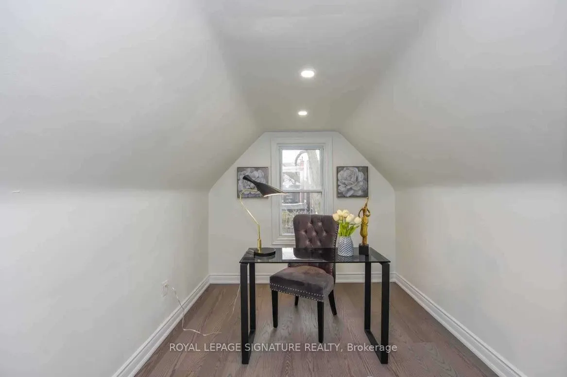 50 Barnesdale Avenue N