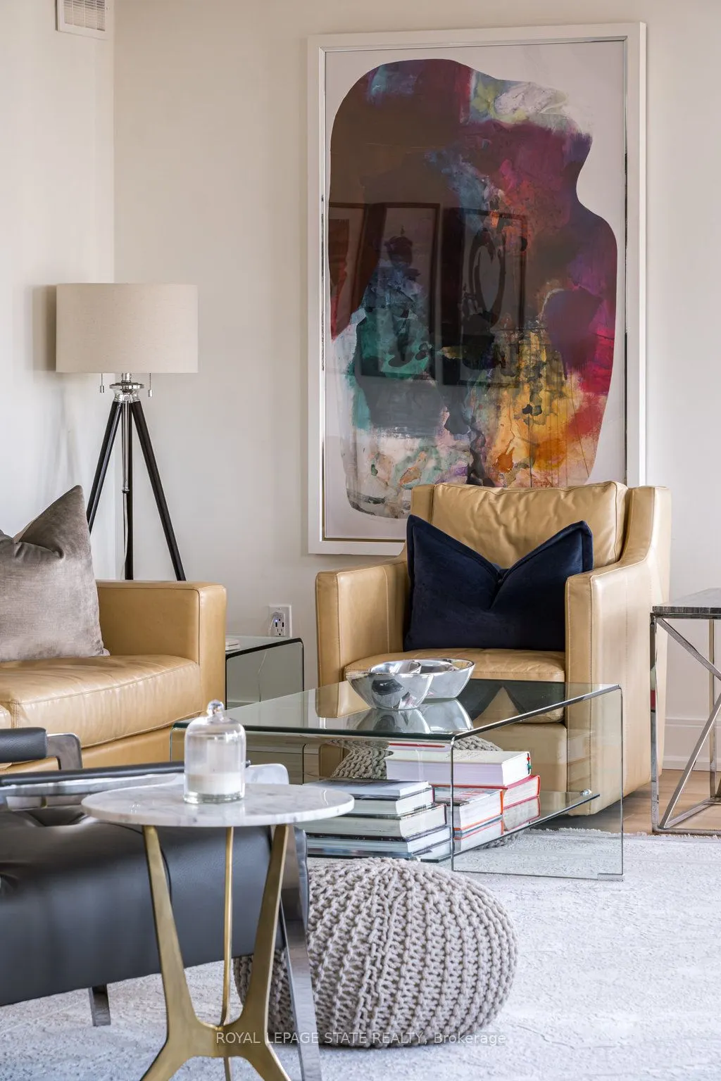 49 Robinson Street, #900